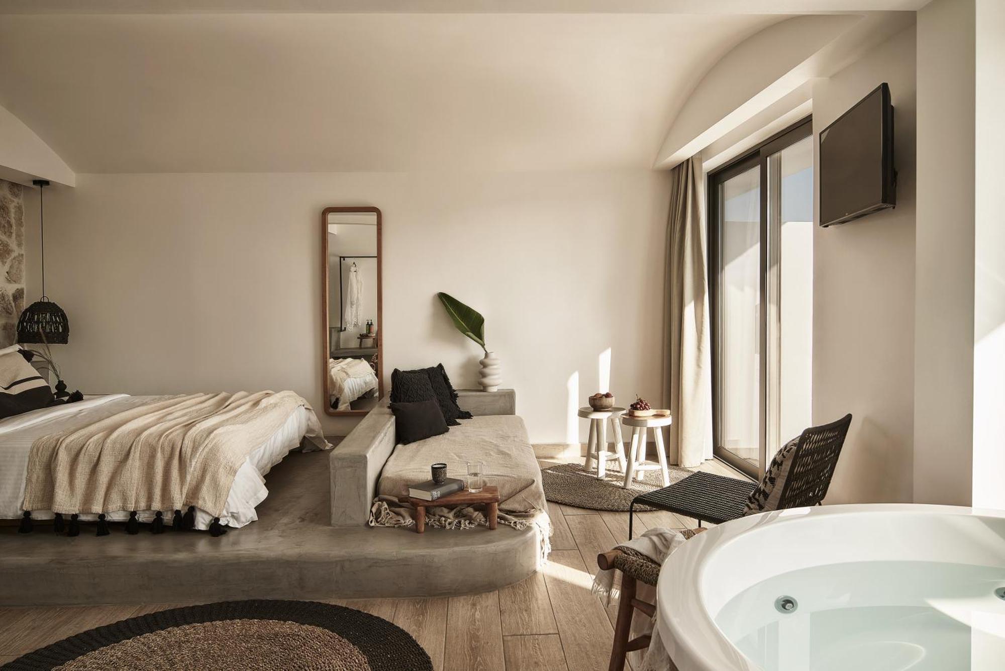 Junior Suite Indoor Jacuzzi