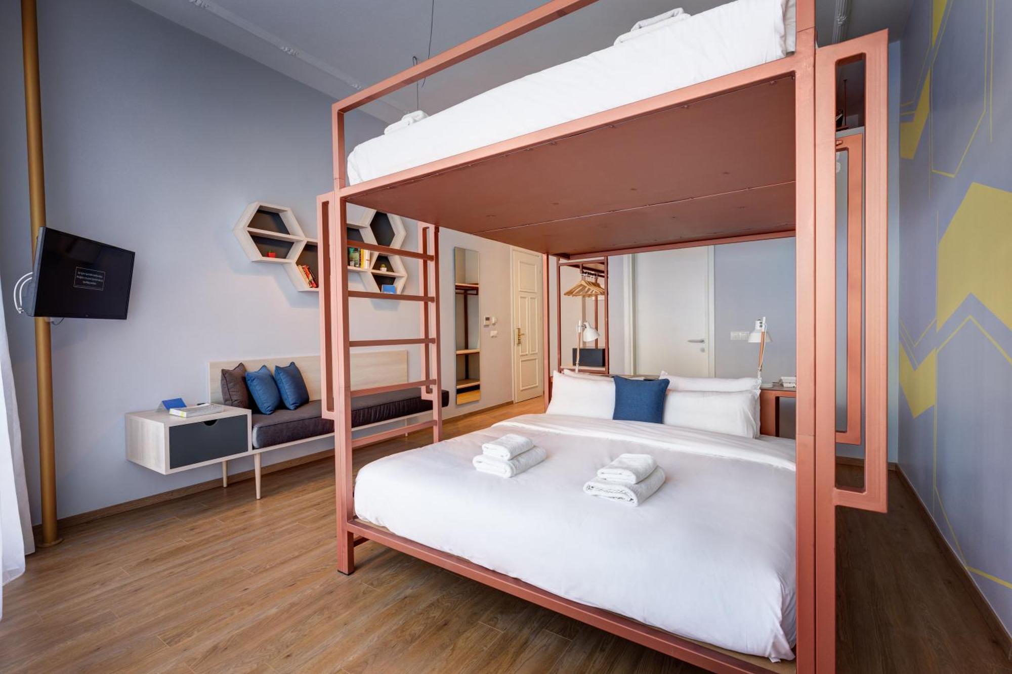 XL Loft Room