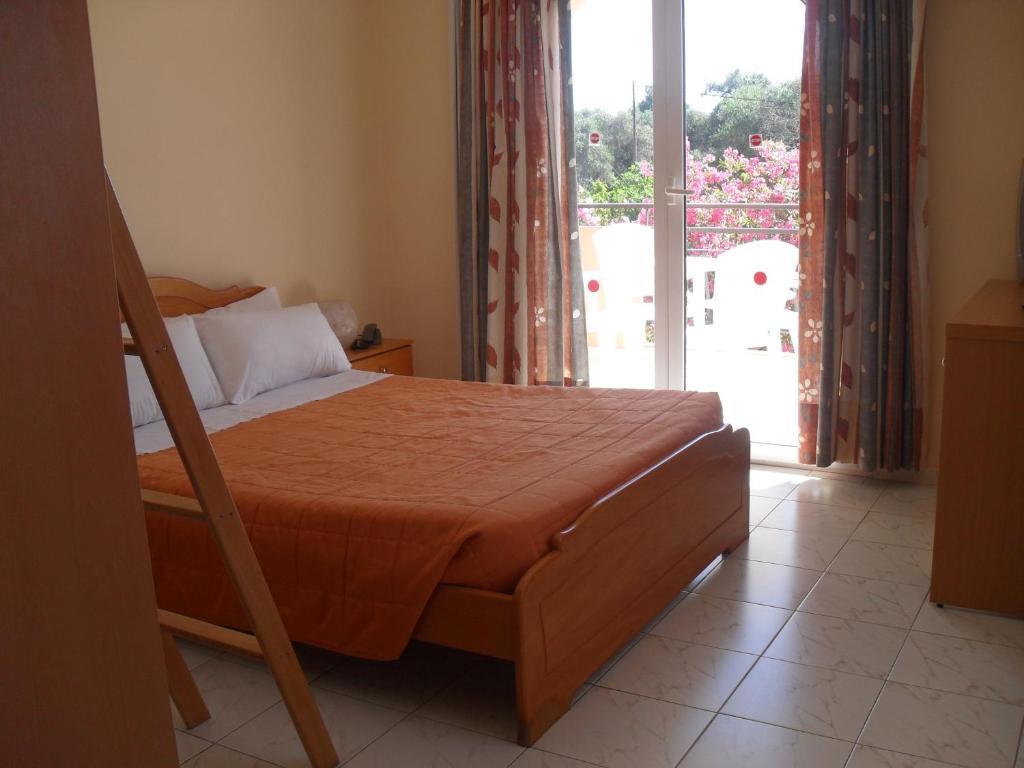 Family Room,1179349531:JPEG