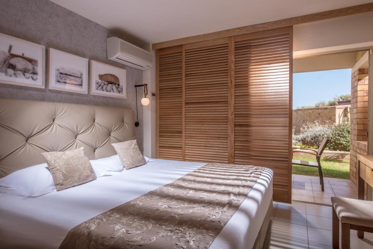 Double Room Garden View or Pool View
