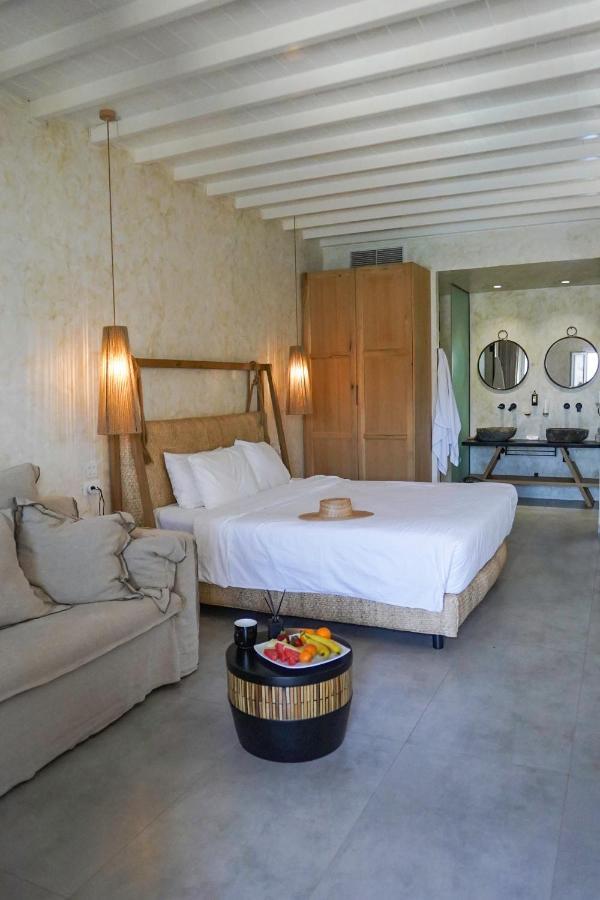 Suite Myconienne avec Bain à Remous Extérieur - Vue sur Mer