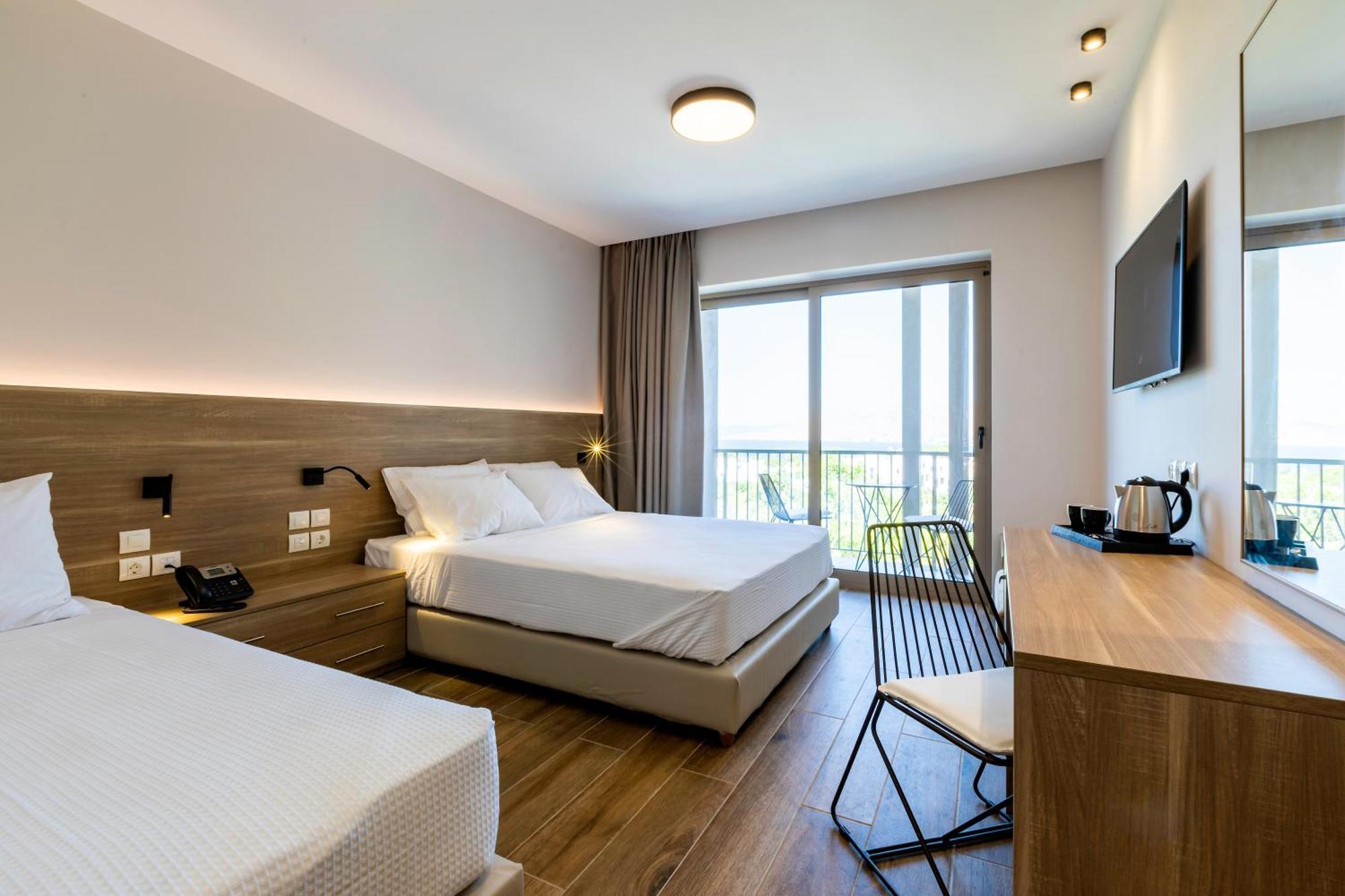 Standard Triple Room with Sea View