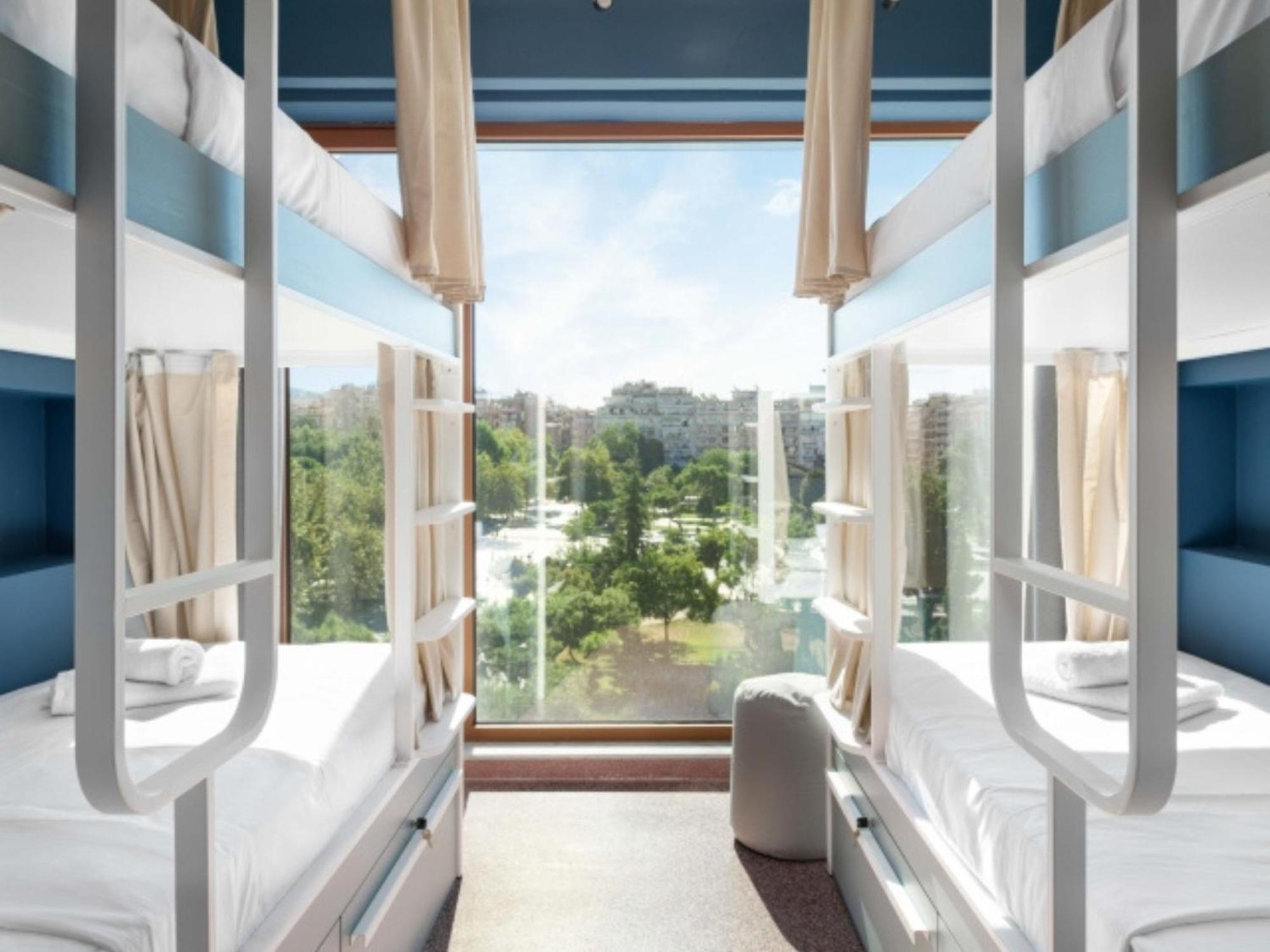 Bed in 6-bed Mixed Dorm with City View
