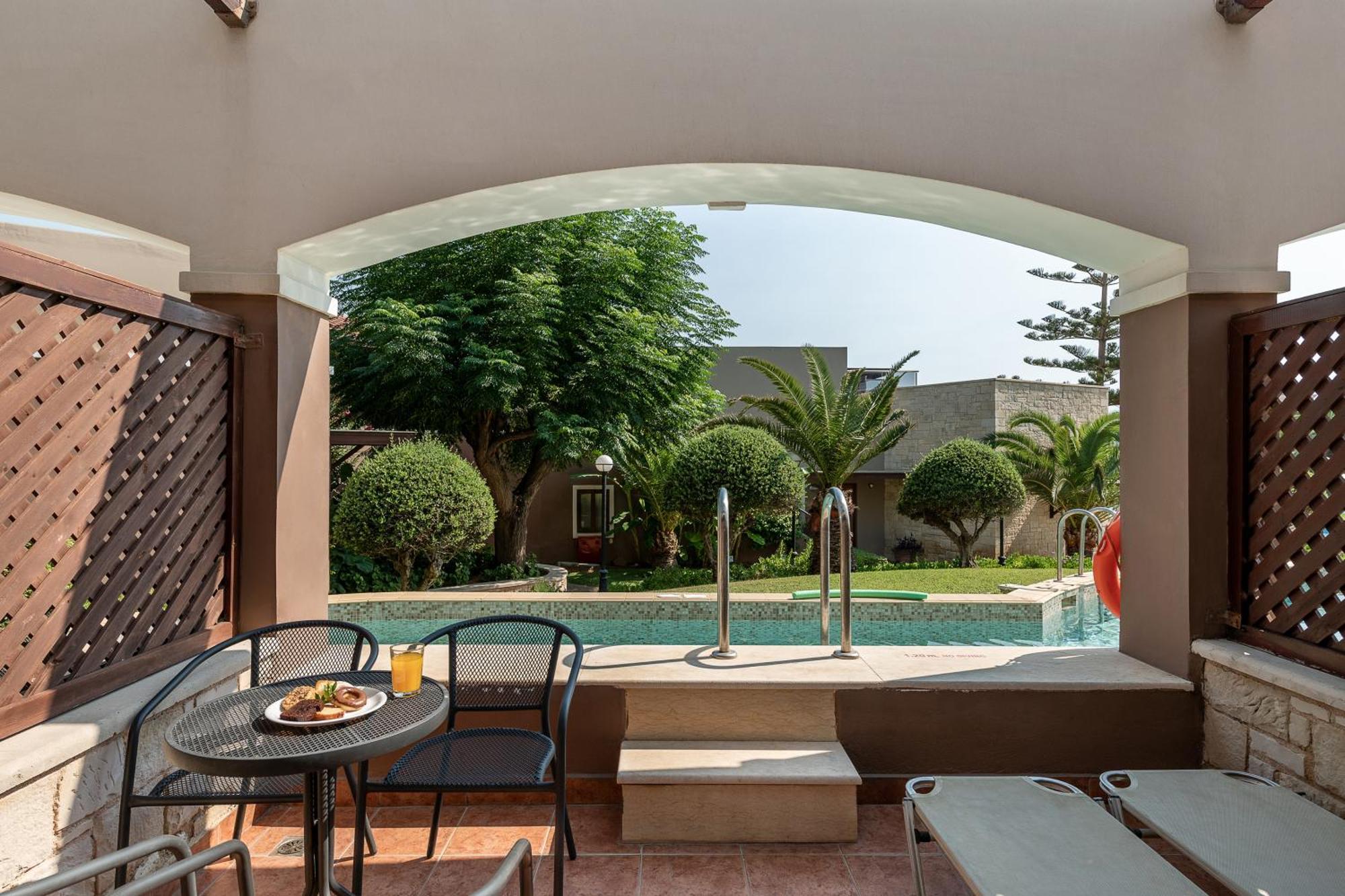 Suite Familiale avec Piscine Partagée - Vue sur Jardin
