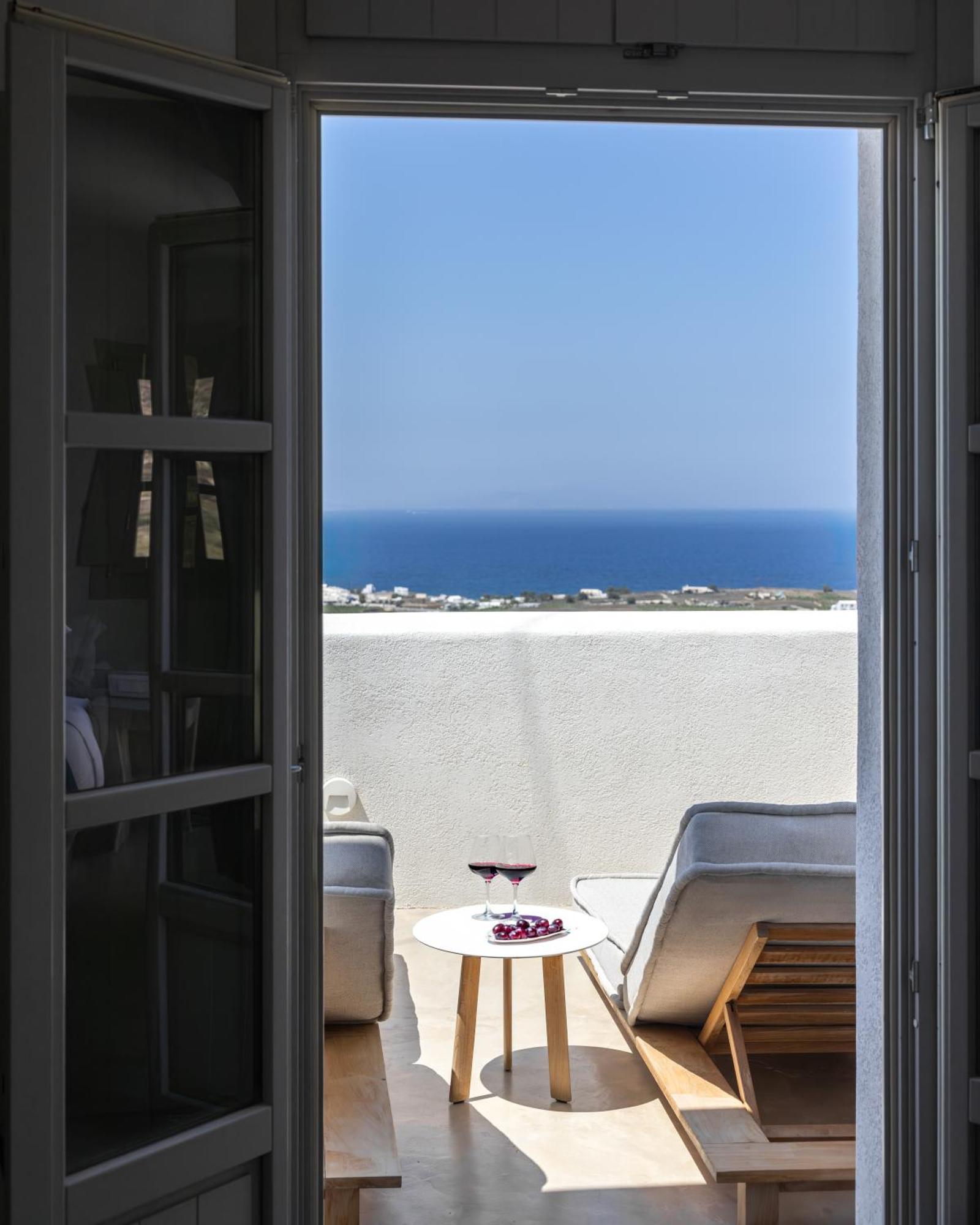 Superior Suite Sea View Outdoor Hot tub