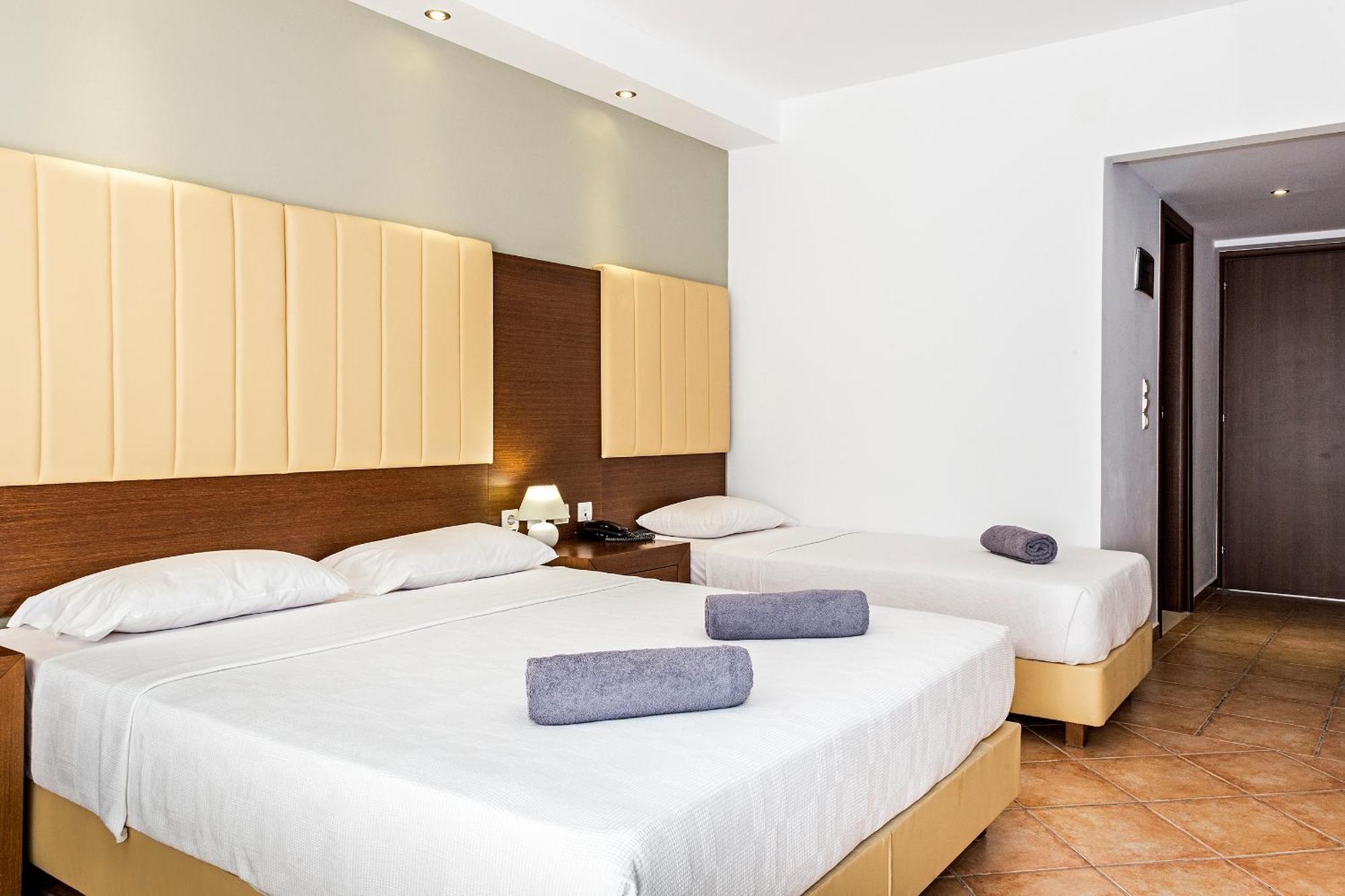 Triple Room Land View
