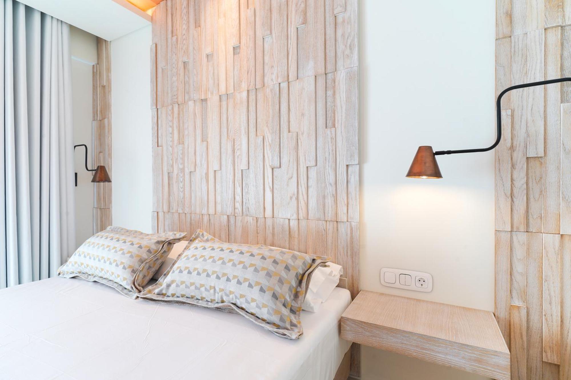Two-Bedroom Apartment Sea View