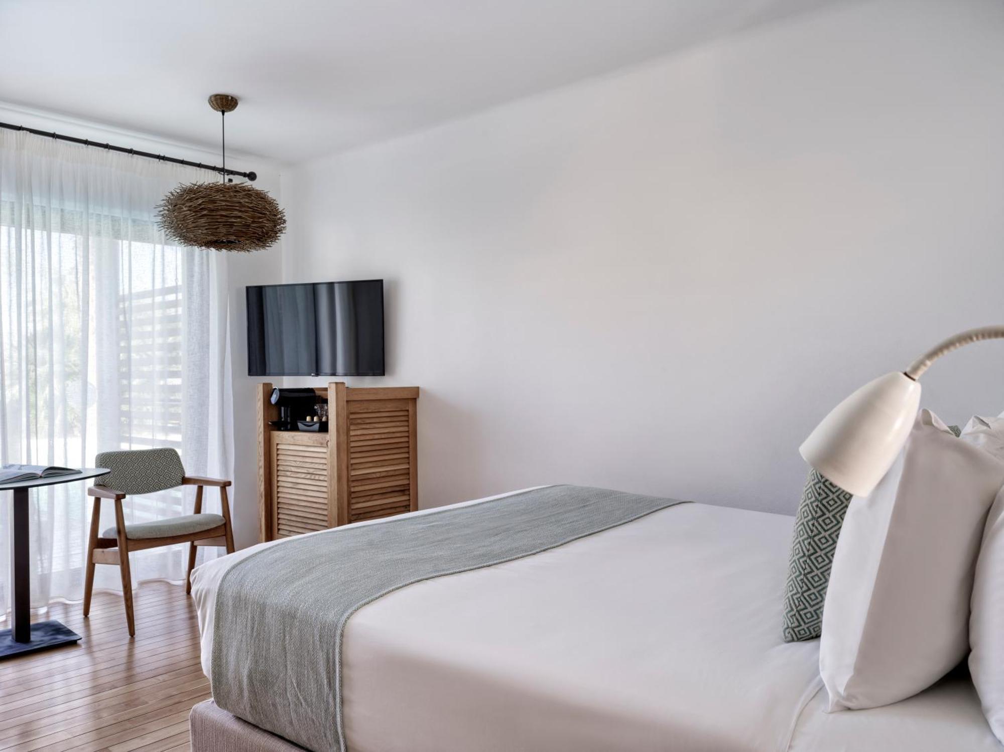 Luxury Double Room Shared Pool