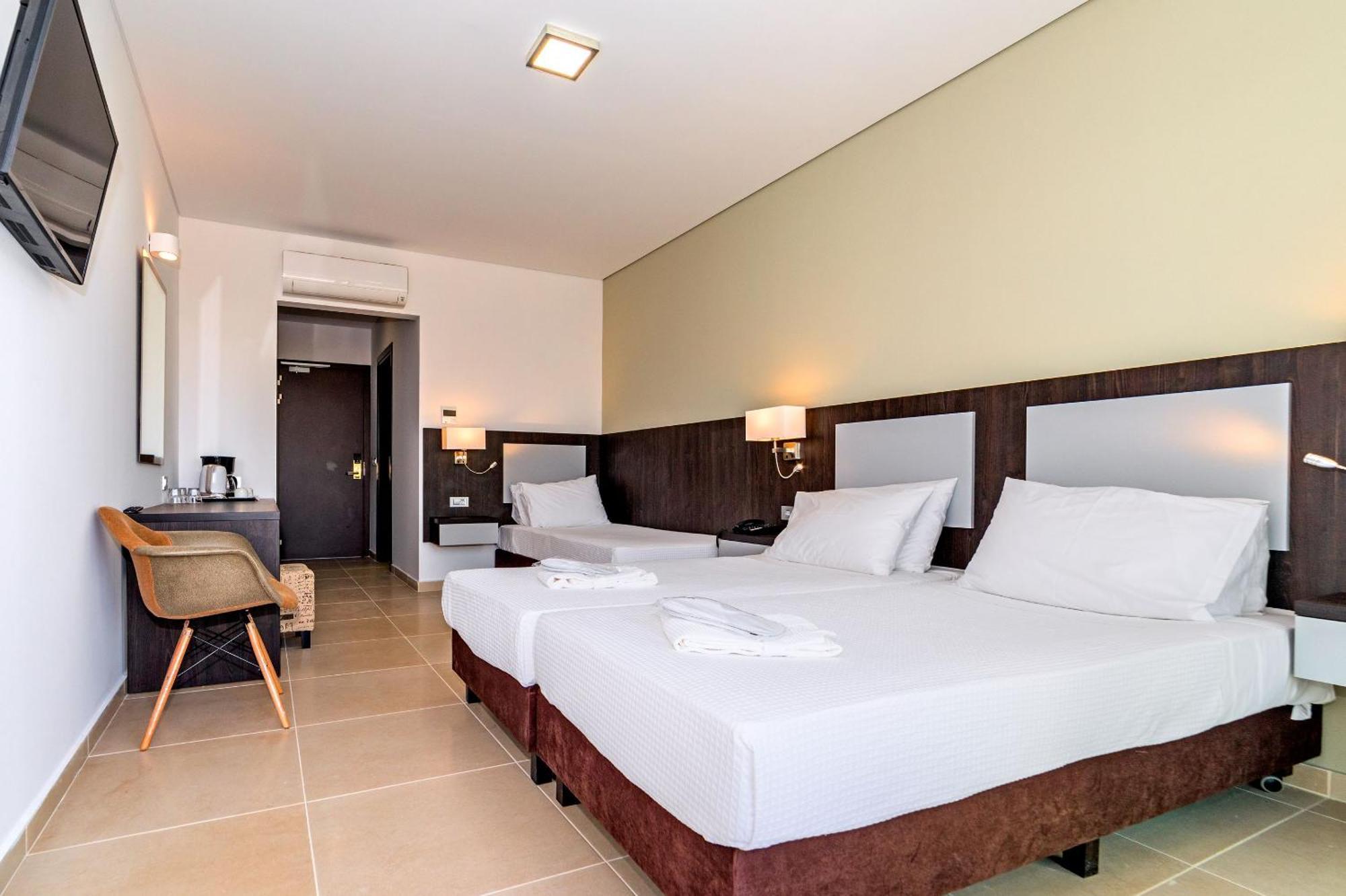 Triple Room Land View