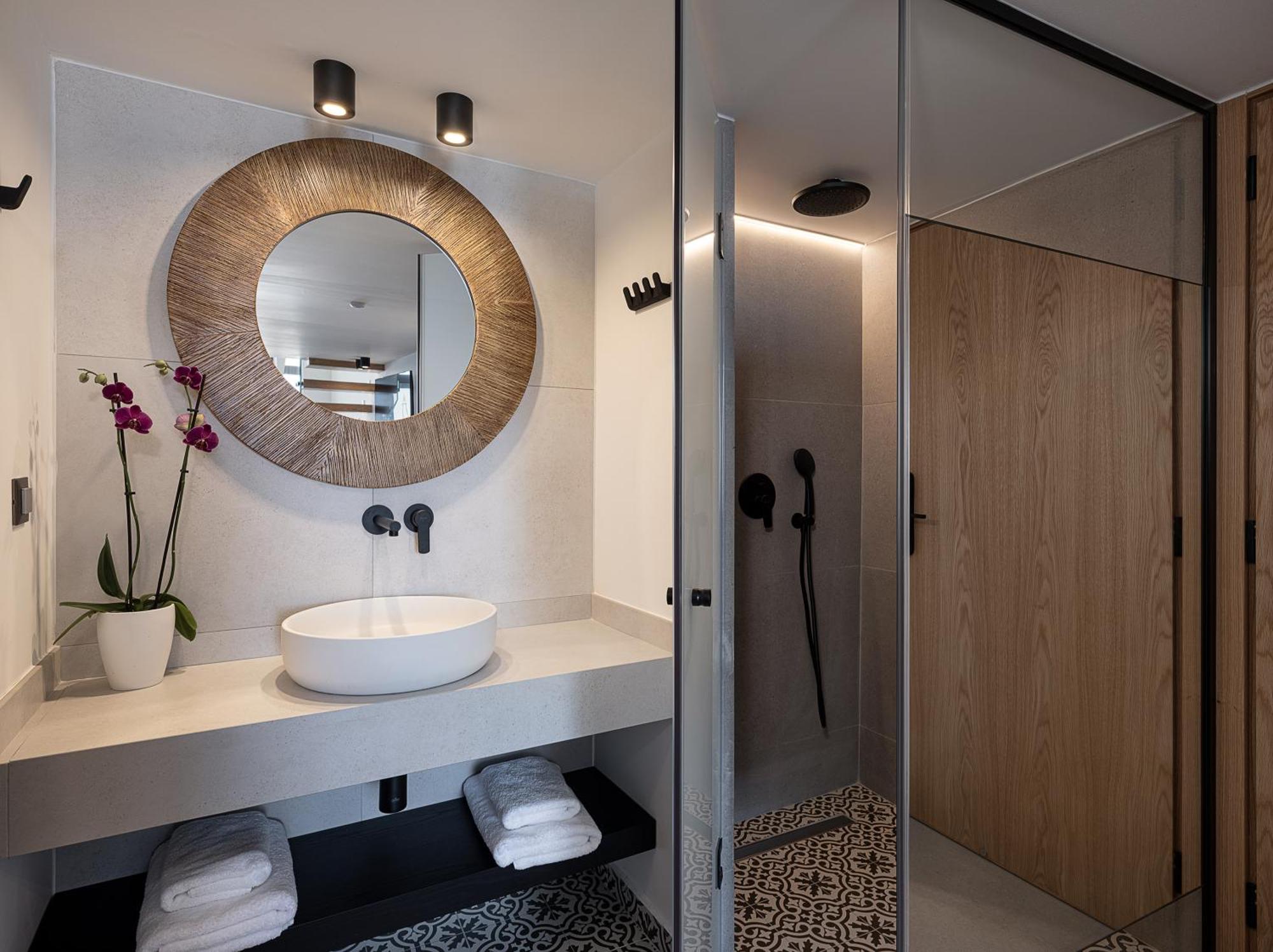 Comfort Suite Outdoor Whirlpool Sea View