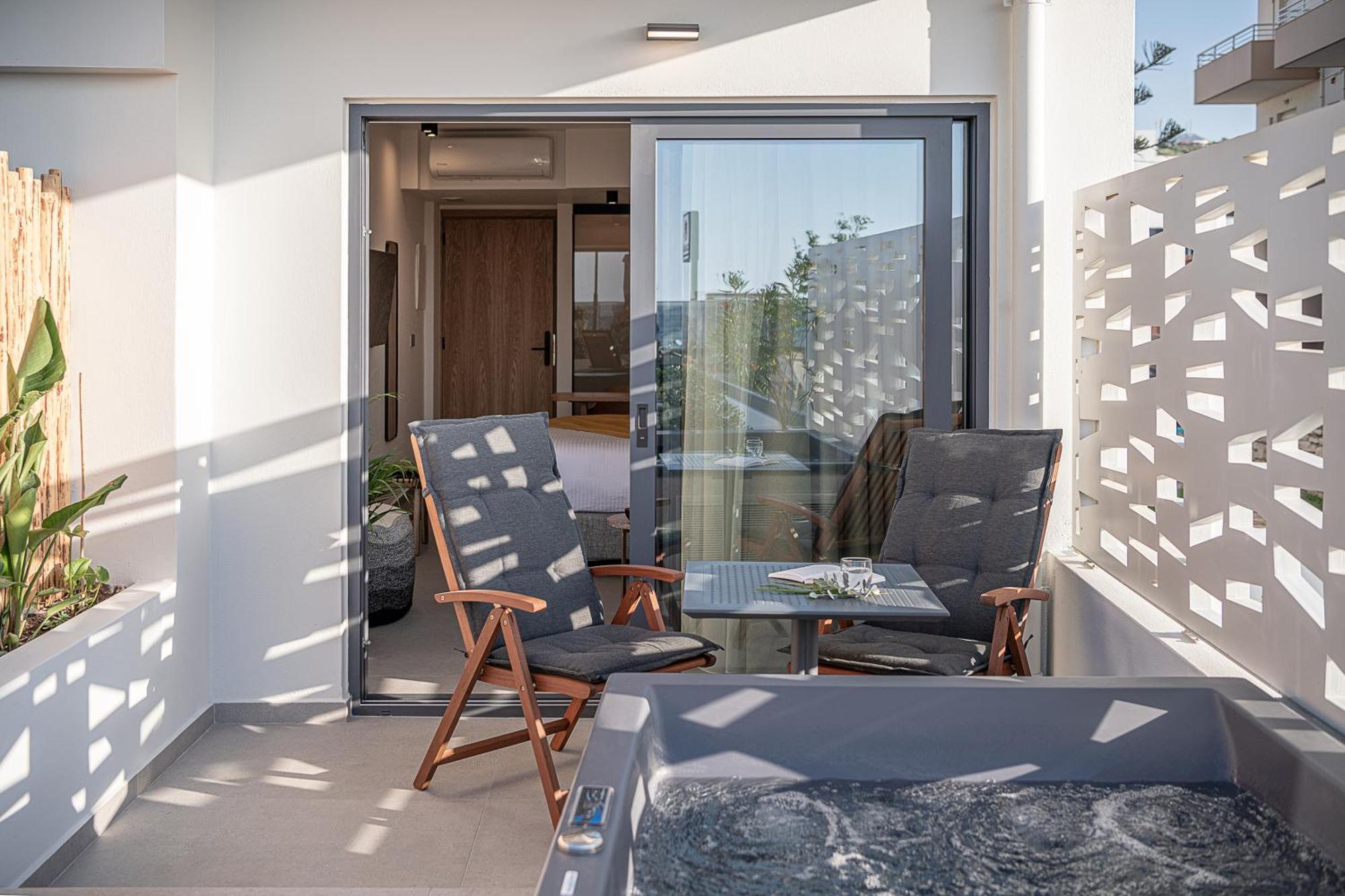 Comfort Suite Outdoor Whirlpool Sea View
