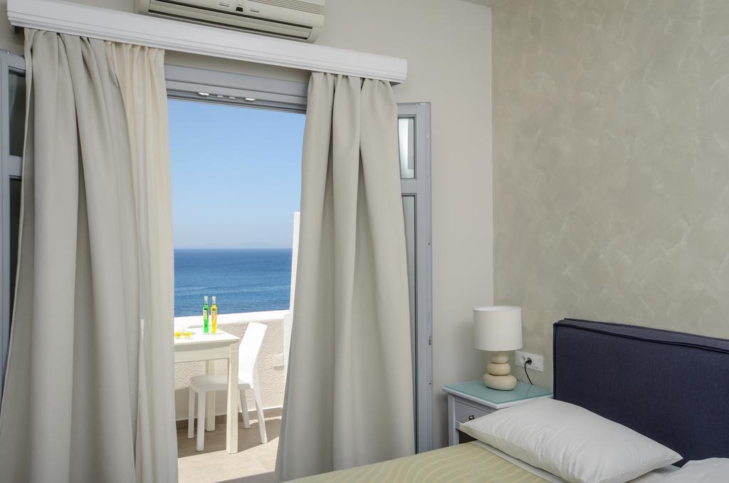 Double or Twin Room Sea View
