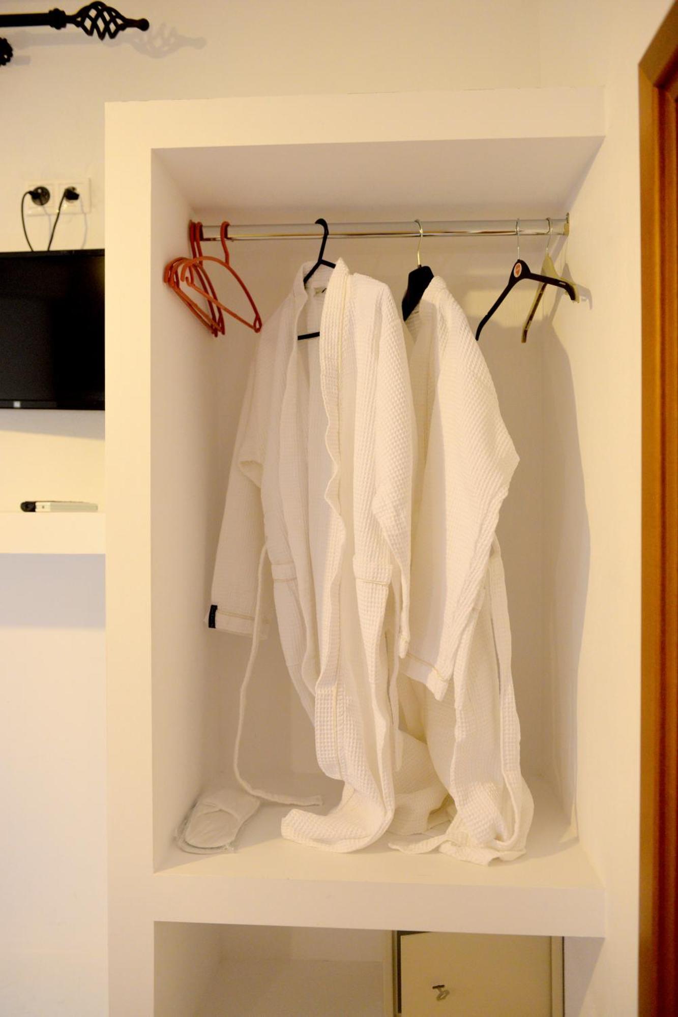 Two-Bedroom Apartment,25222476:JPEG