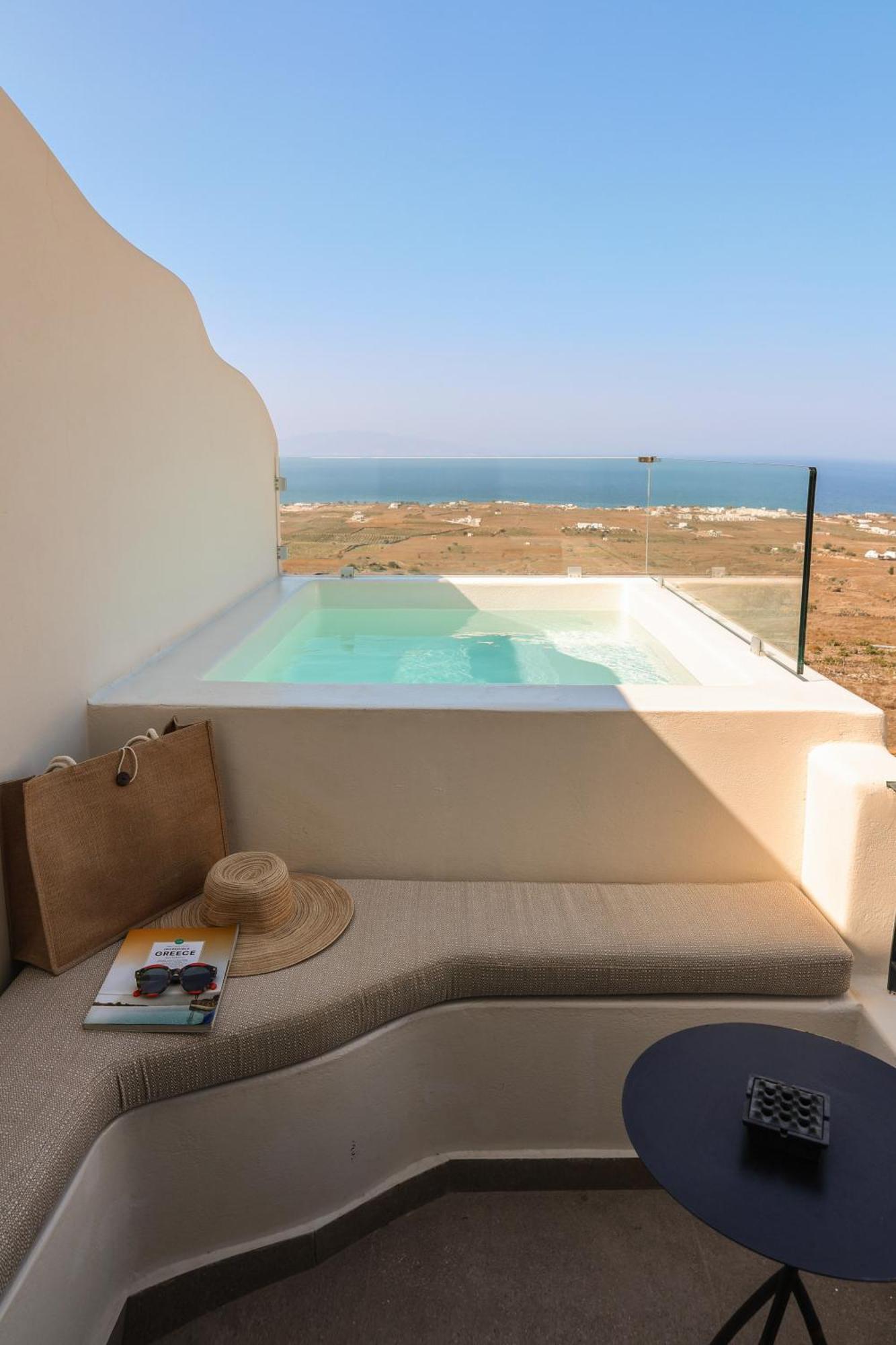 Elegant Suite with Panoramic Sea View and Outdoor Hot Tub
