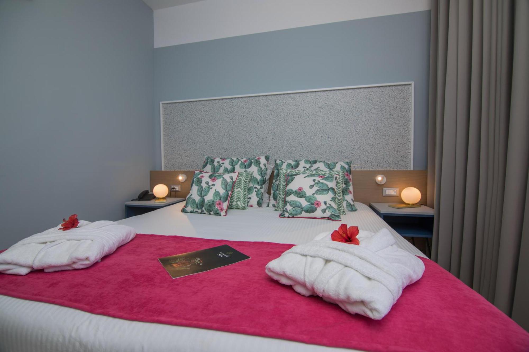 Deluxe Double or Twin Room with Garden View,1535034571:JPEG