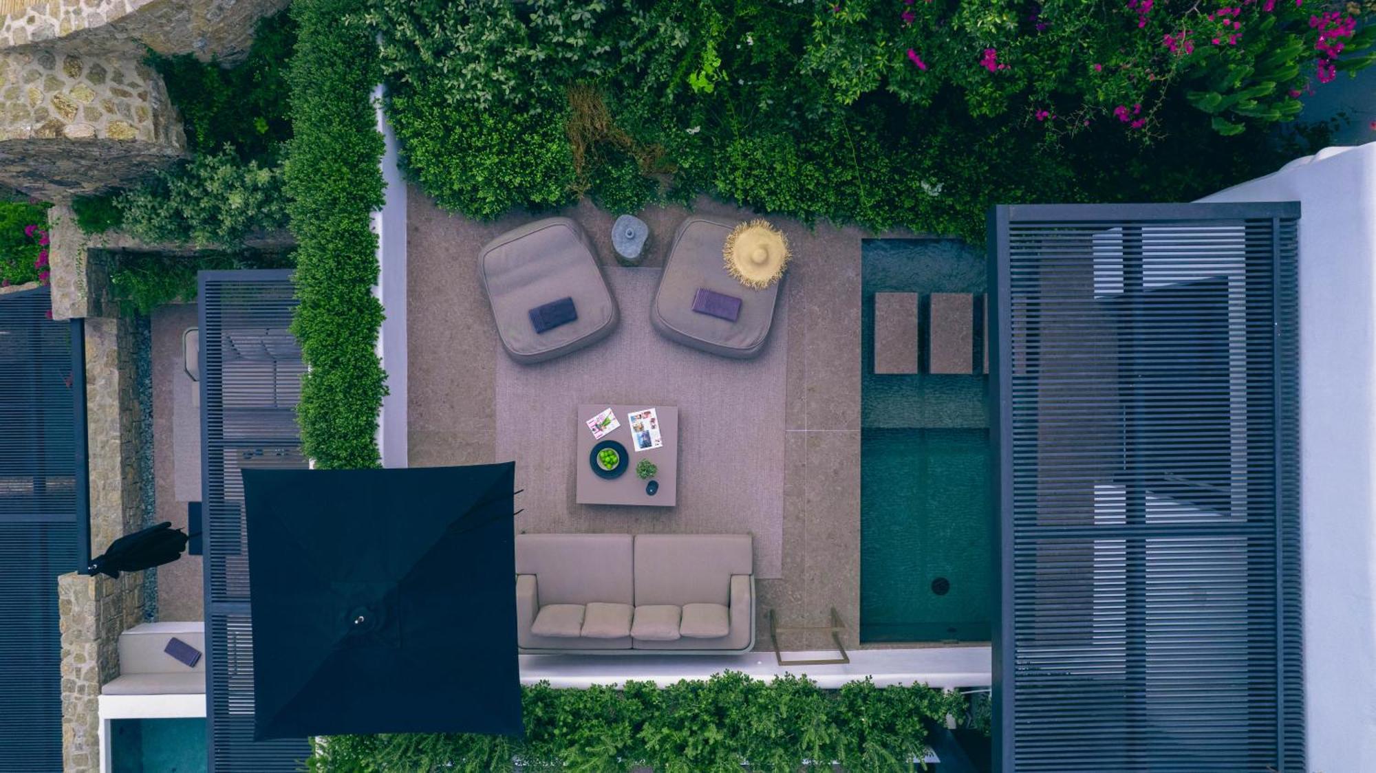 Noima Suite with Sea View & Private Heated Pool