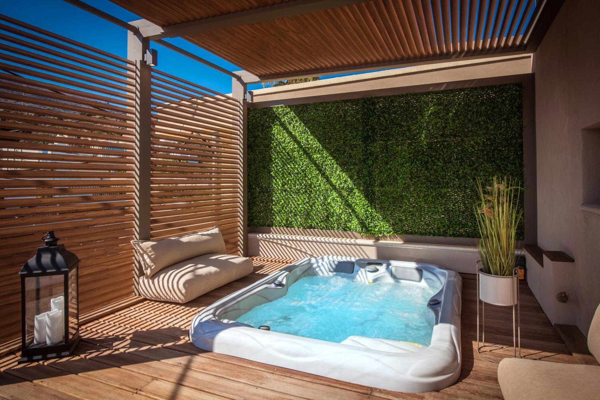 Deluxe Suite Sea View Jacuzzi