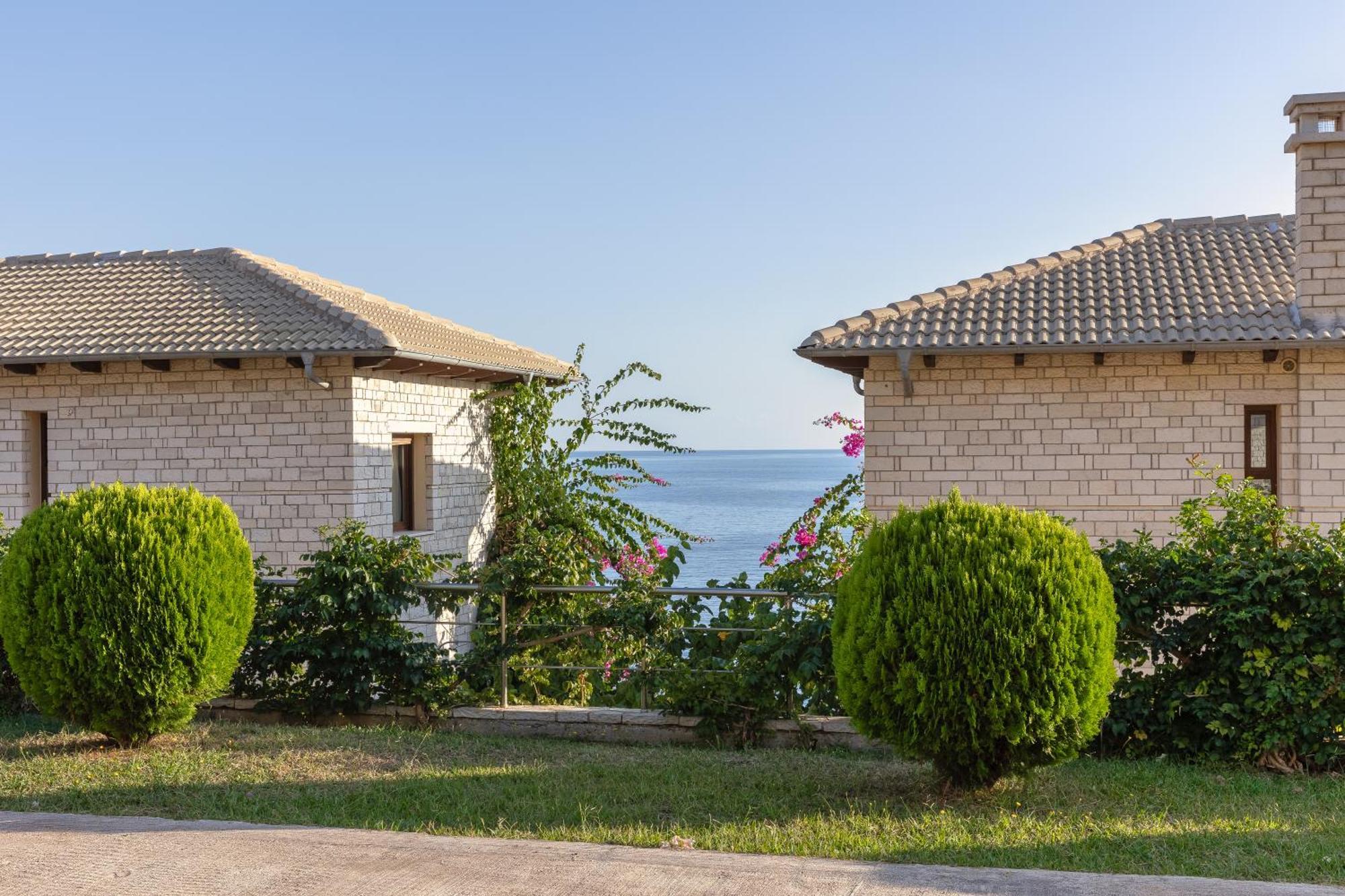 Junior Suite with Patio and Partial Sea View