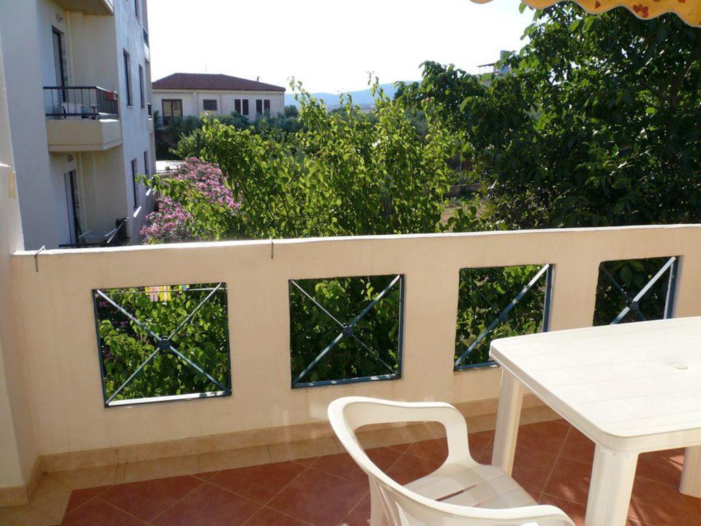 Studio with Balcony,220483301:JPEG