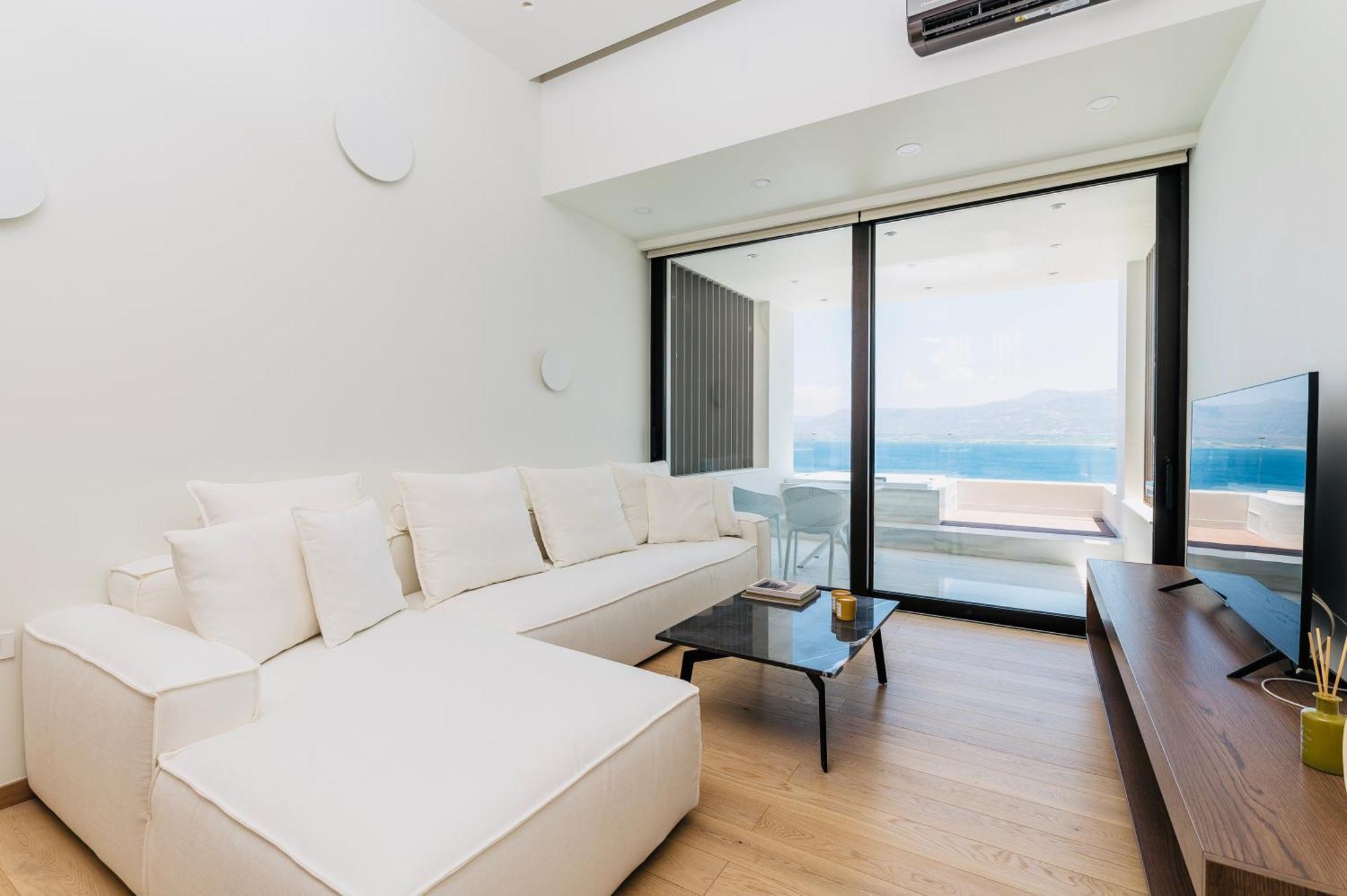 Deluxe Suite with Sea View,1542038809:JPEG