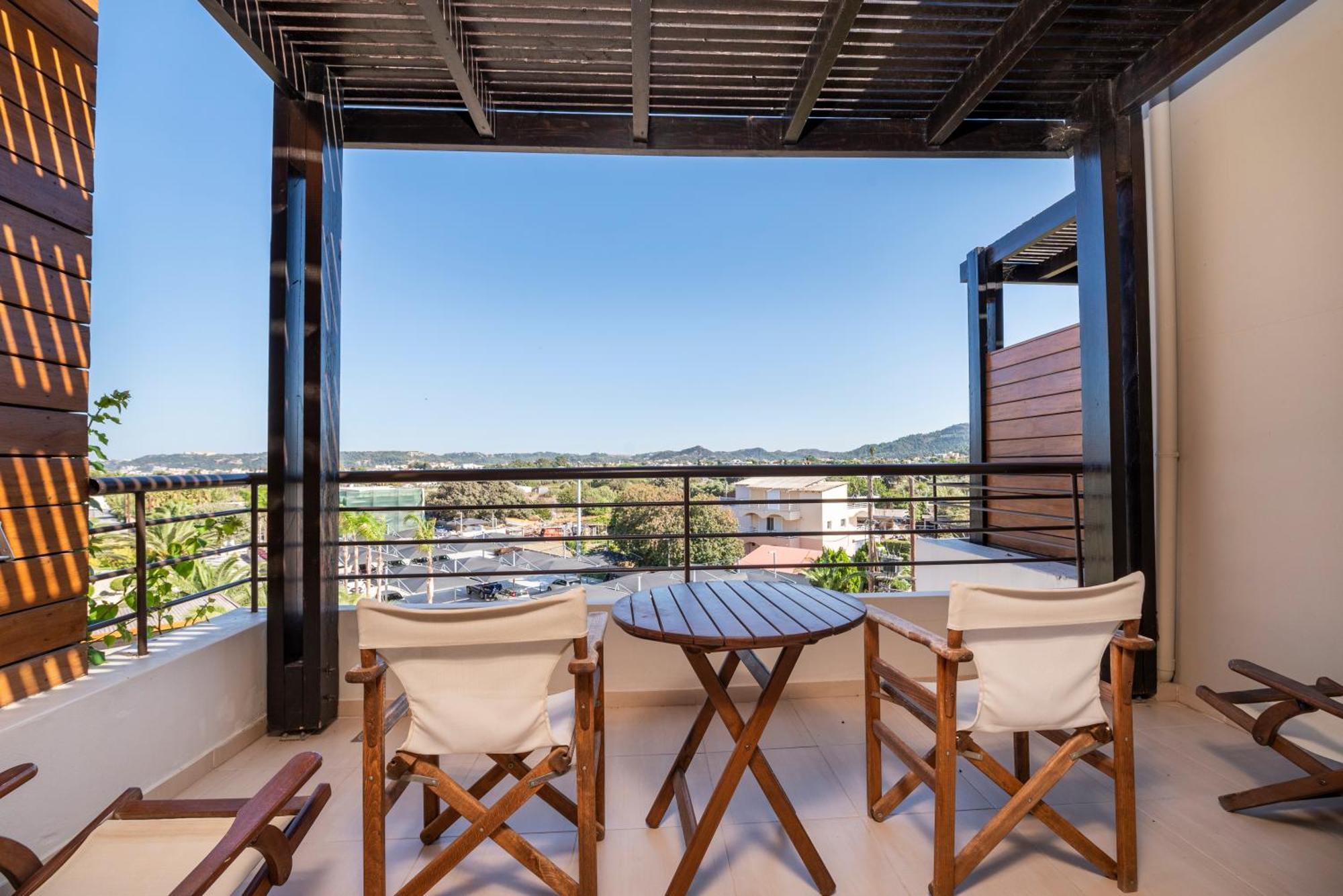 Family Room,1543302277:JPEG