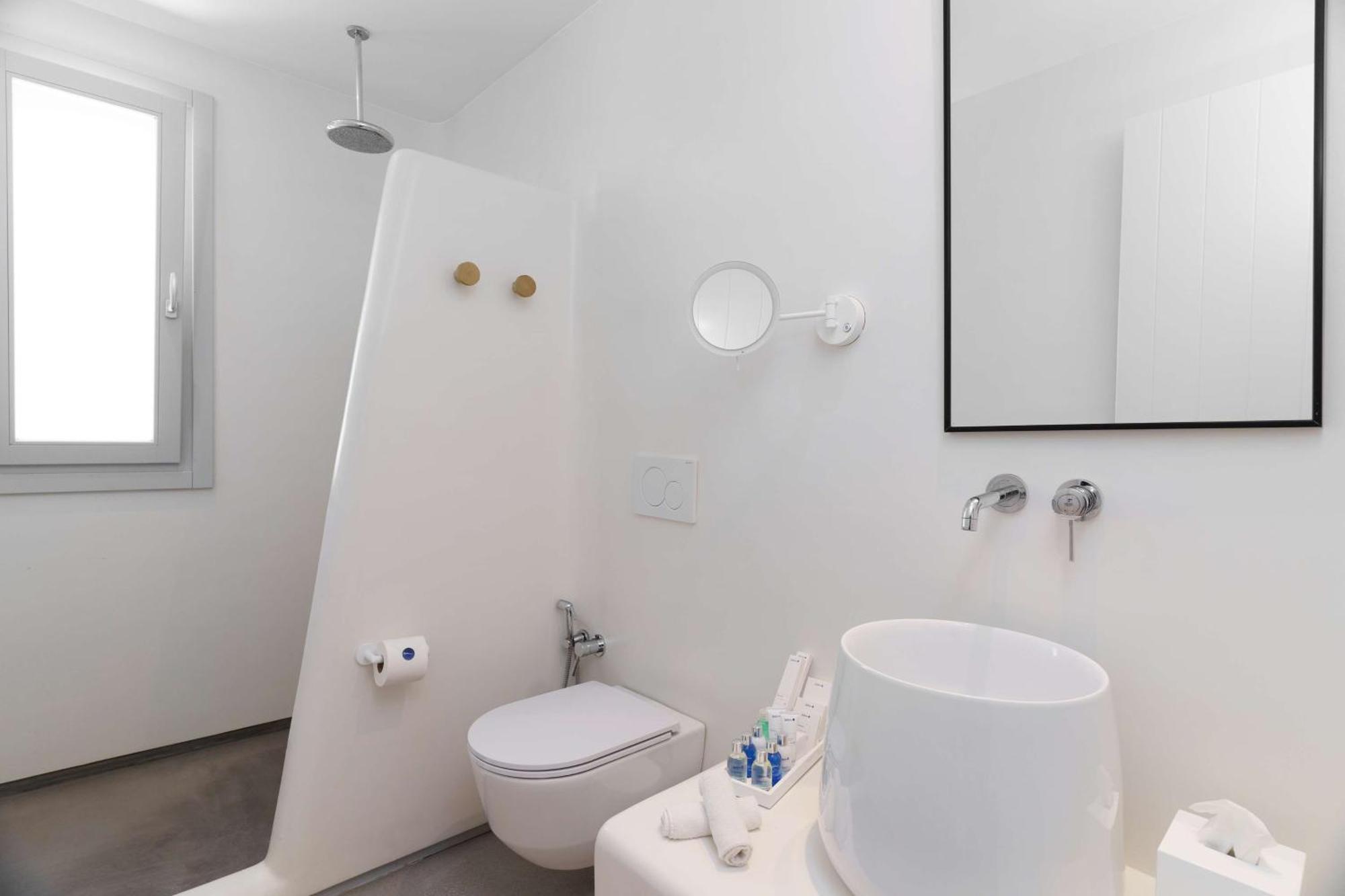 Junior Suite Triple with Private Pool - Sea View
