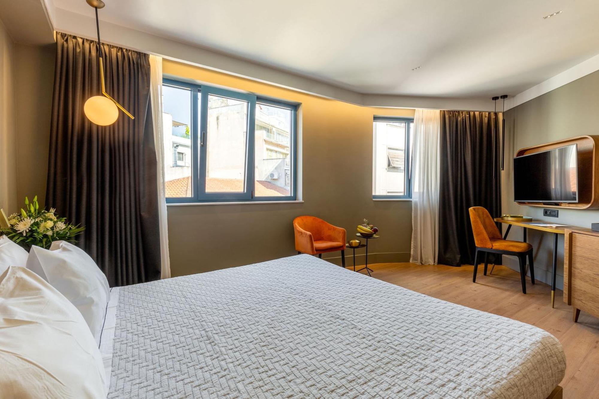 Spacious Room,1547239042:JPEG