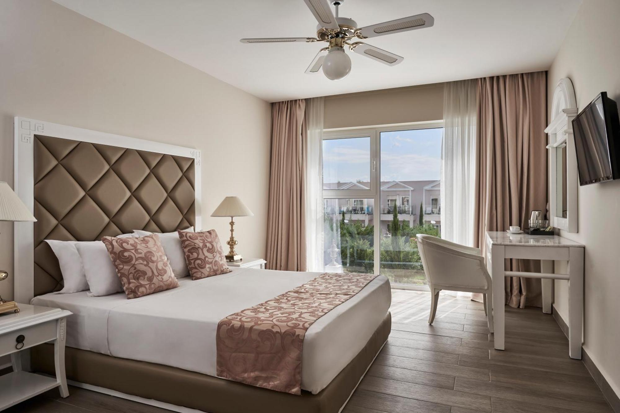 Junior Suite mit Poolblick