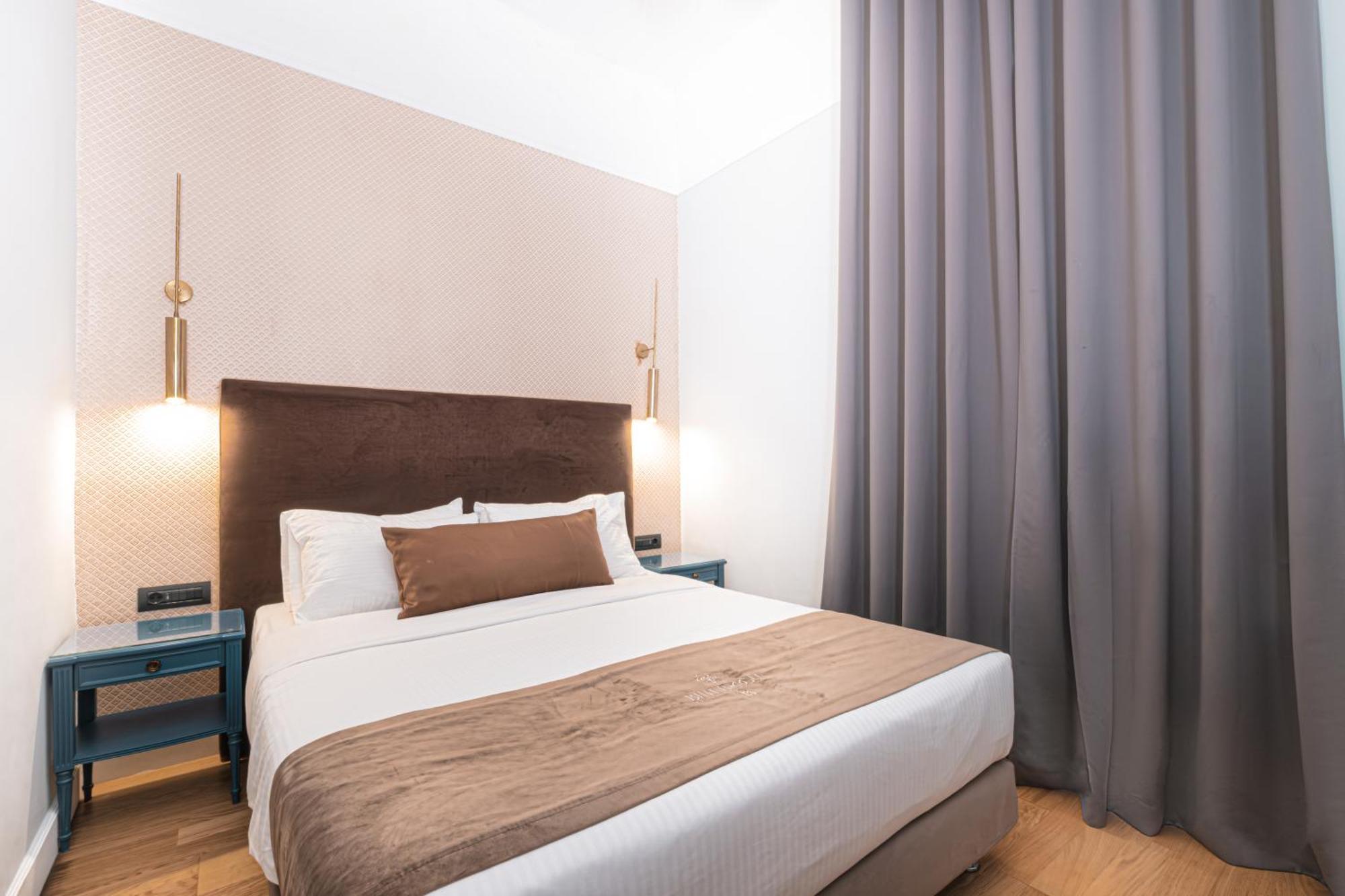 Deluxe Double Room,1593787832:JPEG