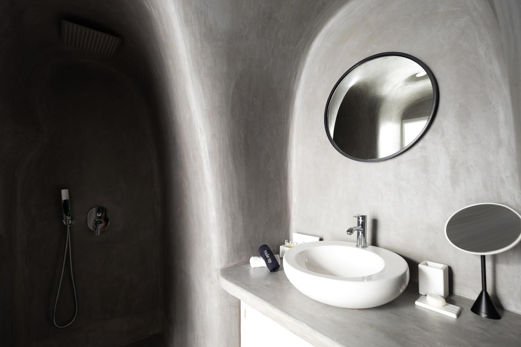Cave Suite Sea View