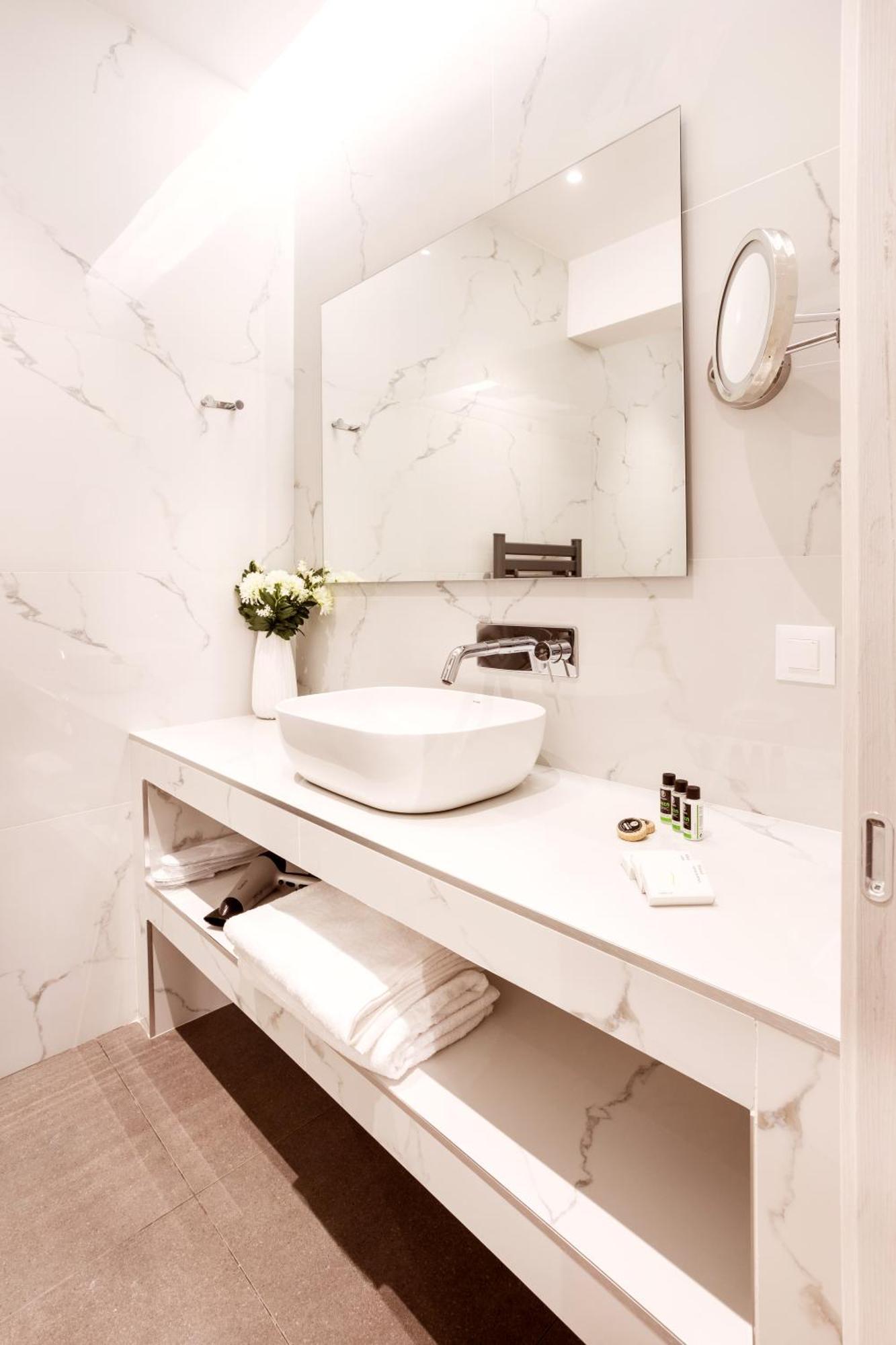 Superior Double or Twin Room Balcony City View
