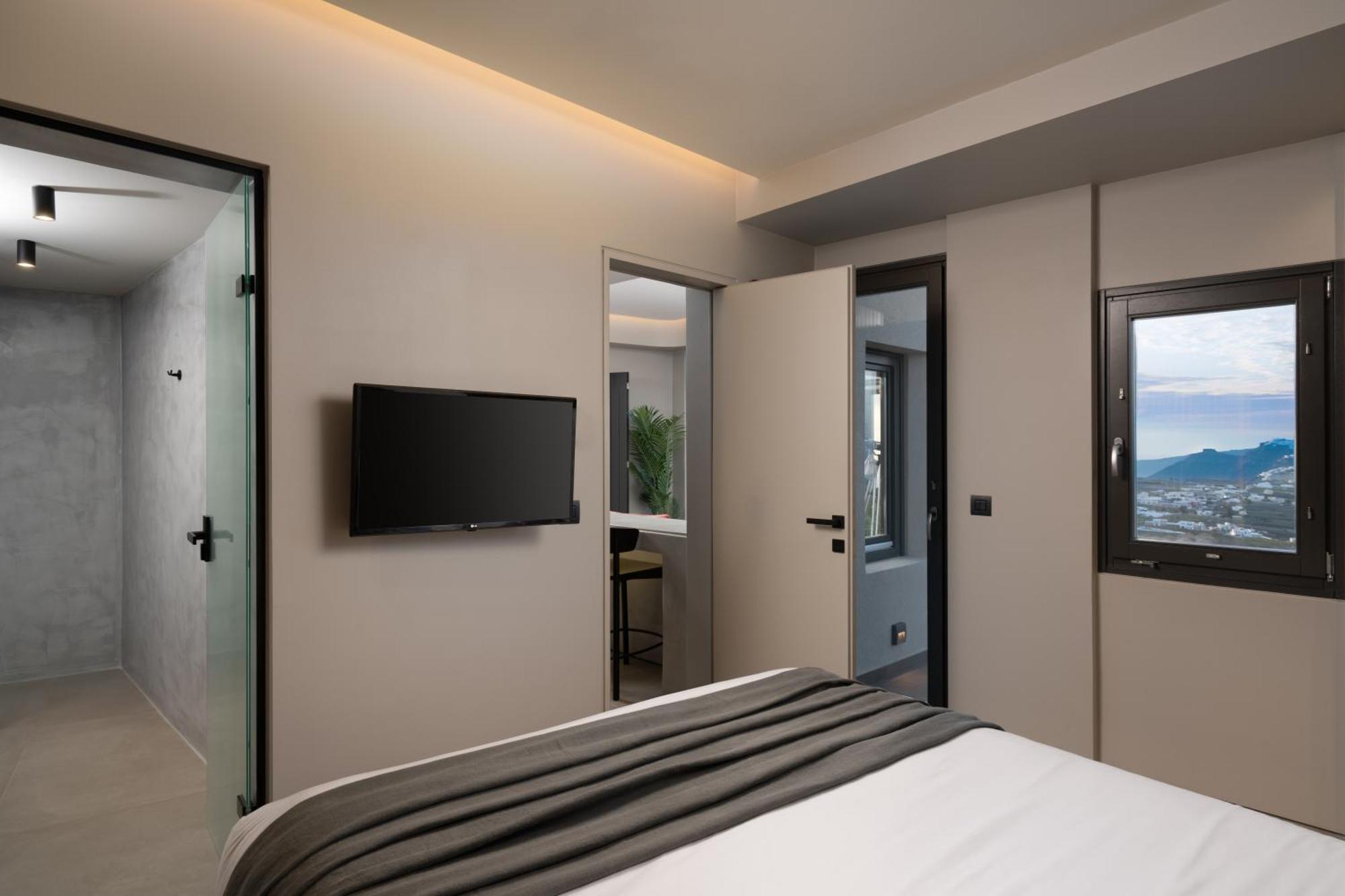 Honeymoon Suite Outdoor heated private Jetted tub Sea View