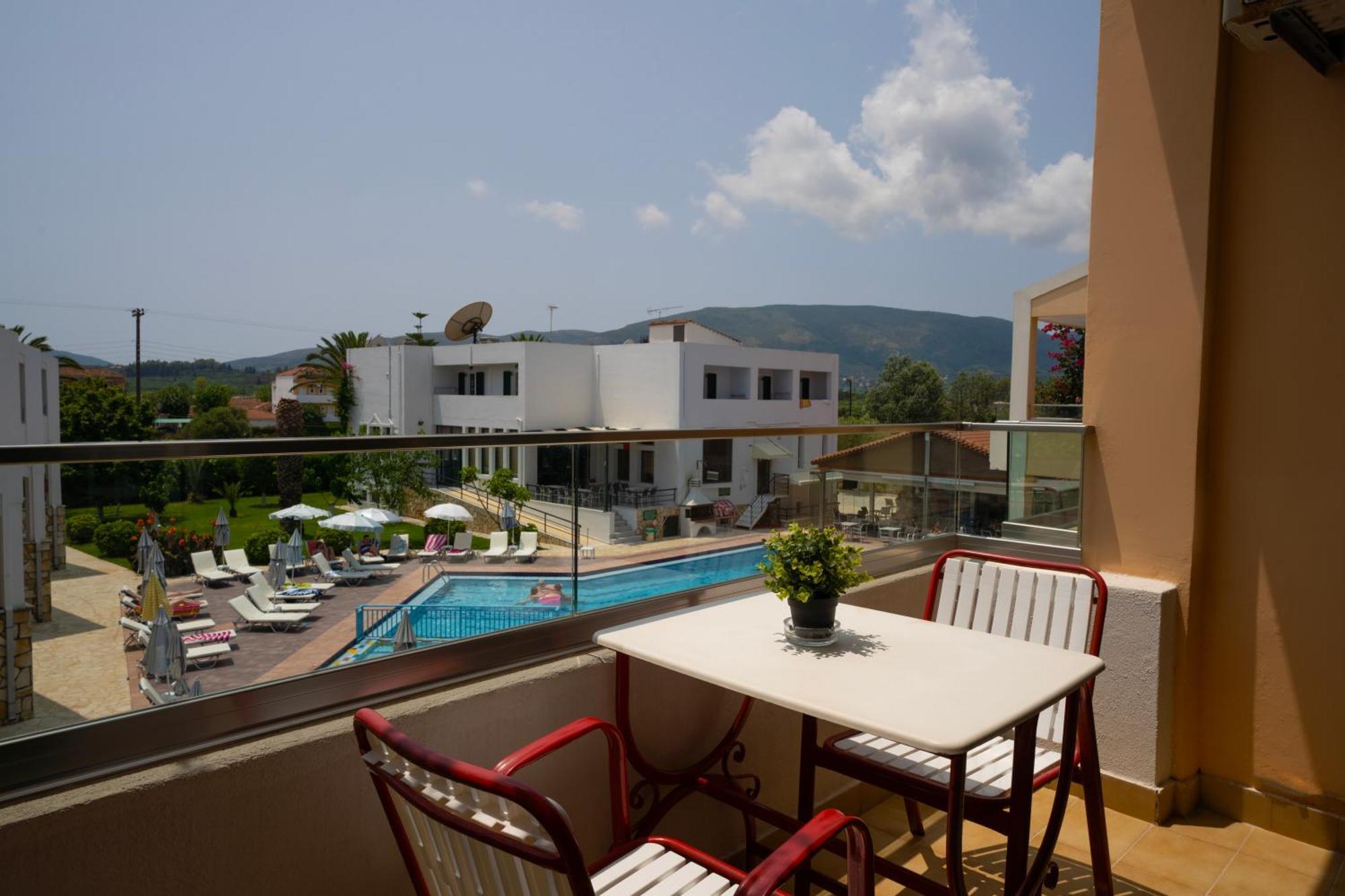 Twin Room Pool View
