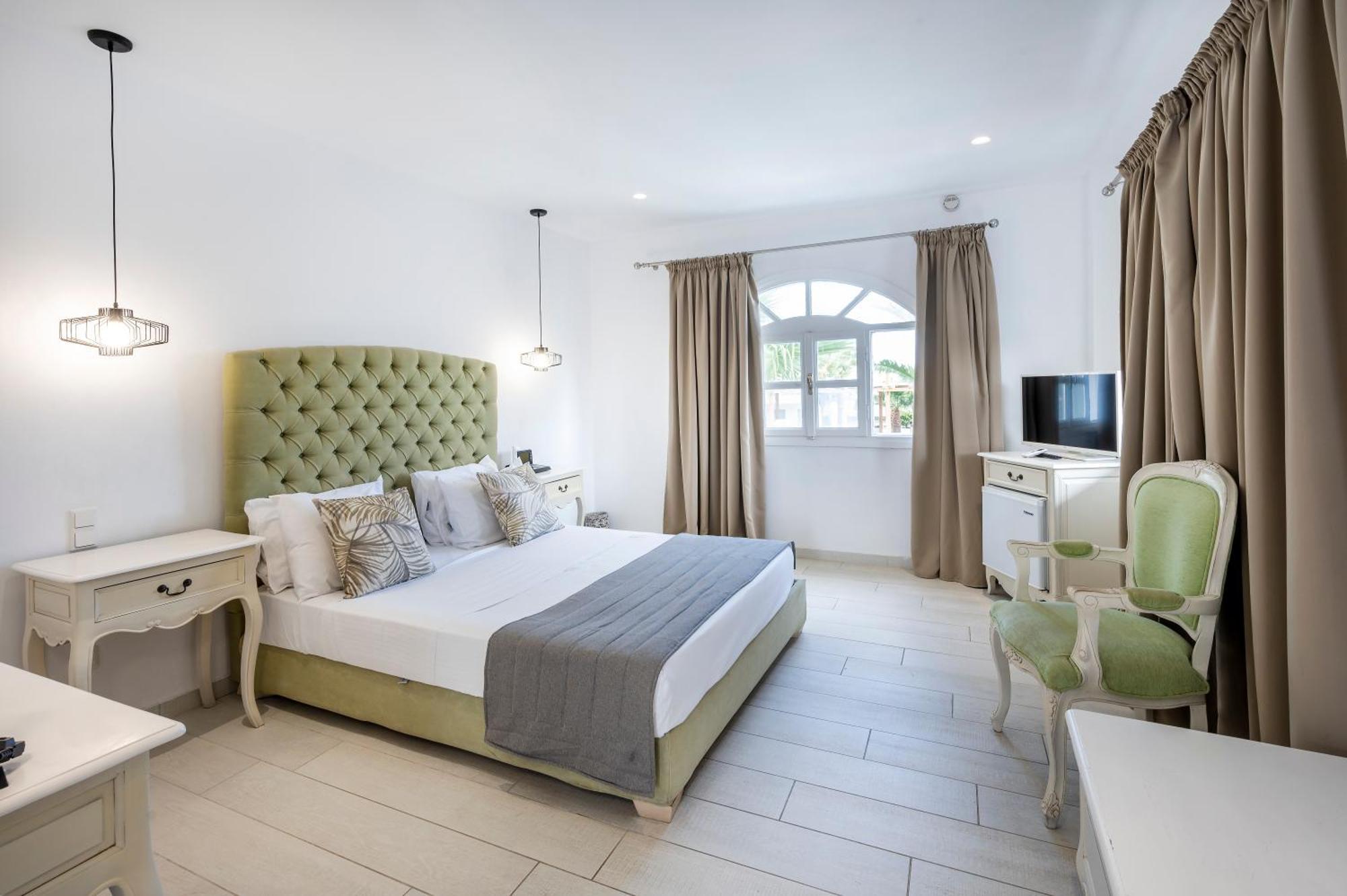 Superior Room with Balcony,1558586134:JPEG