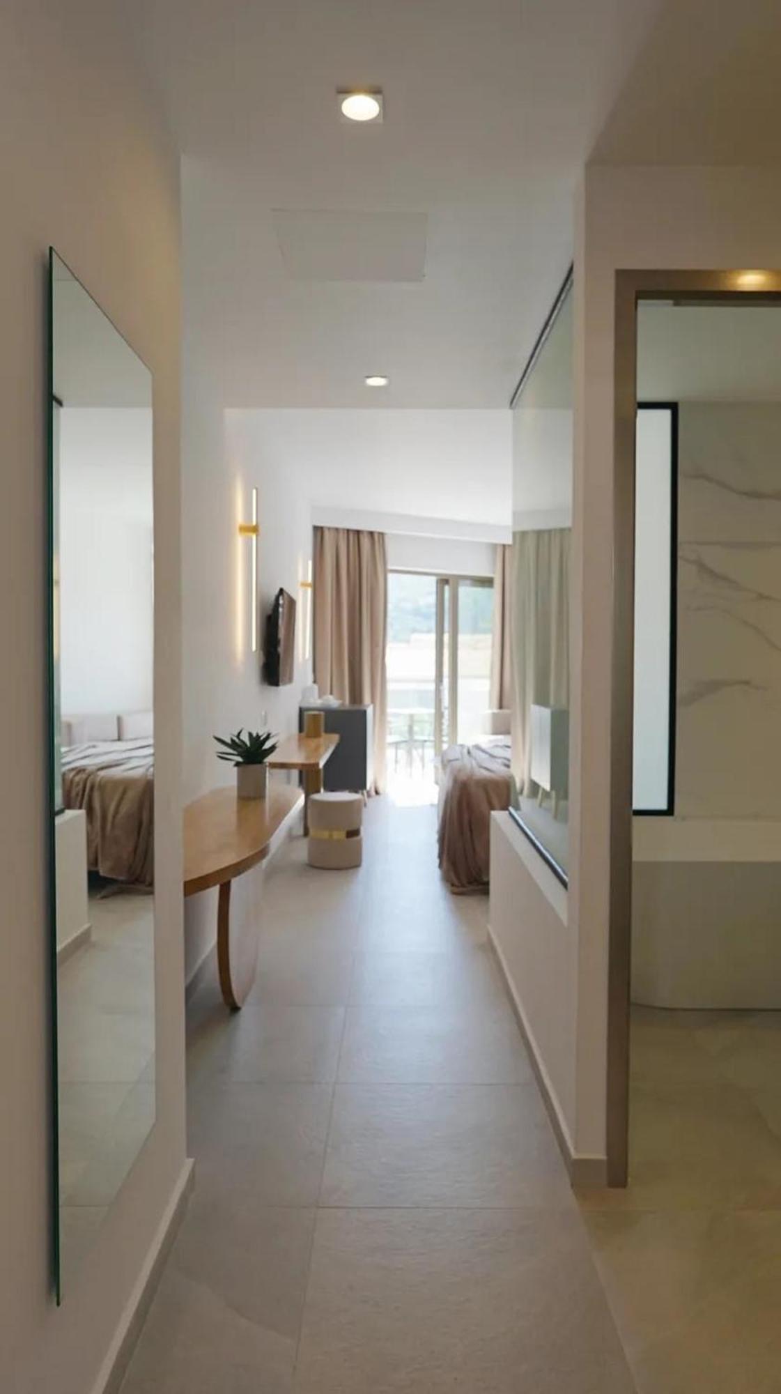 Premium Suite,1588082929:JPEG