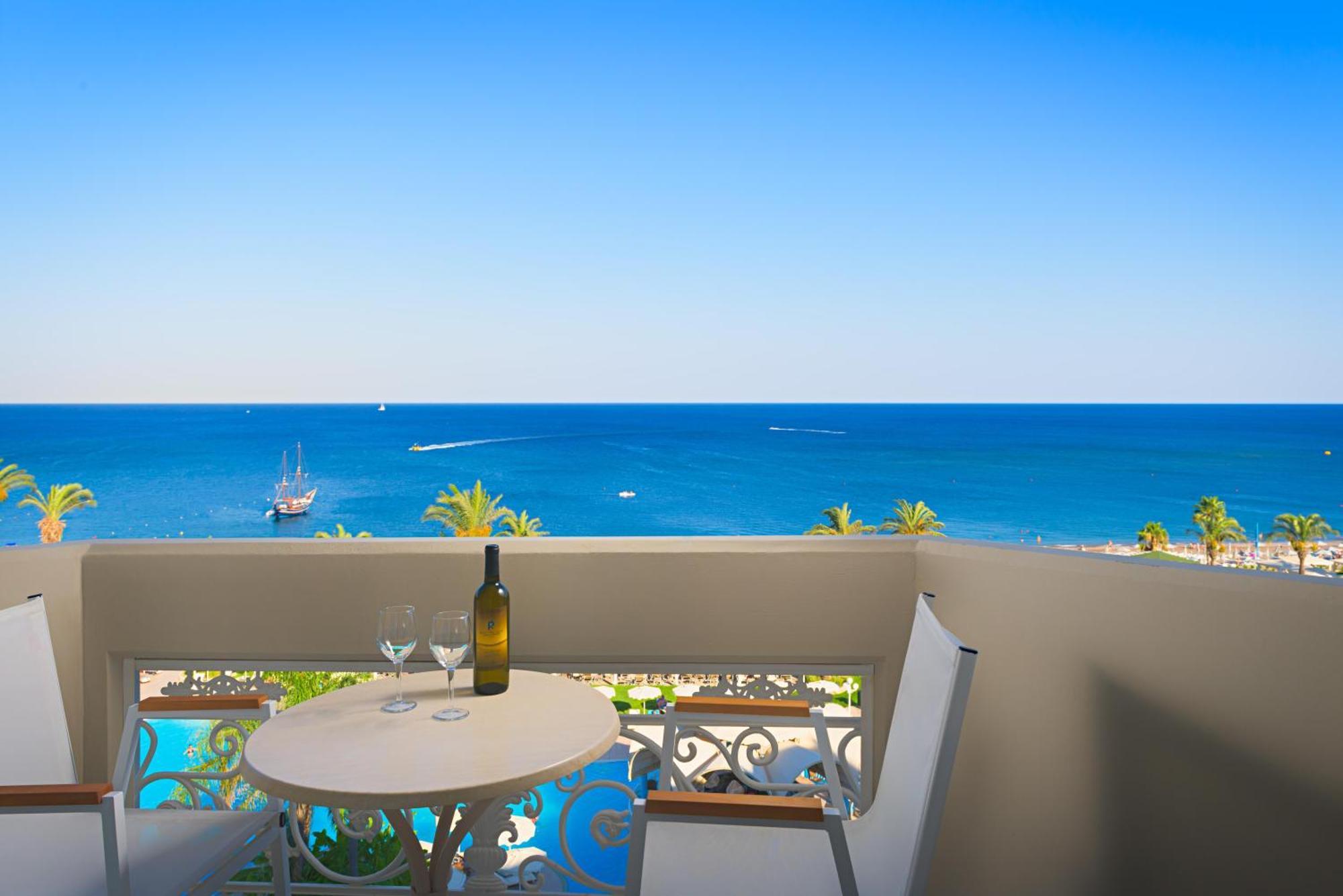 Deluxe Room with Sea View,1571271665:JPEG