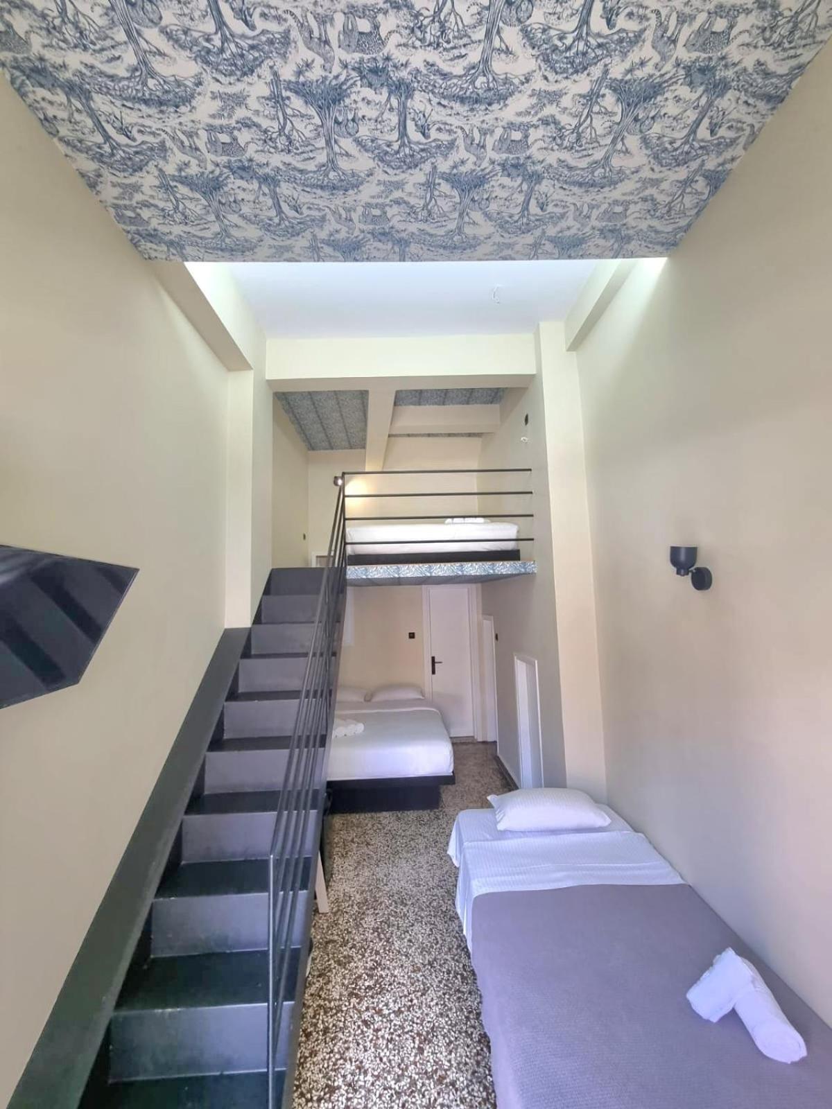 Studio Split Level