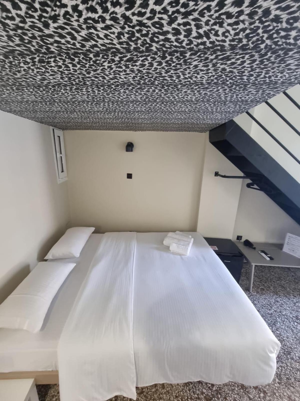 Studio Split Level