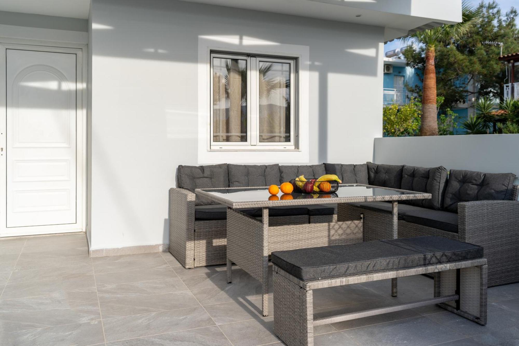 Three-Bedroom Villa,1574763587:JPEG