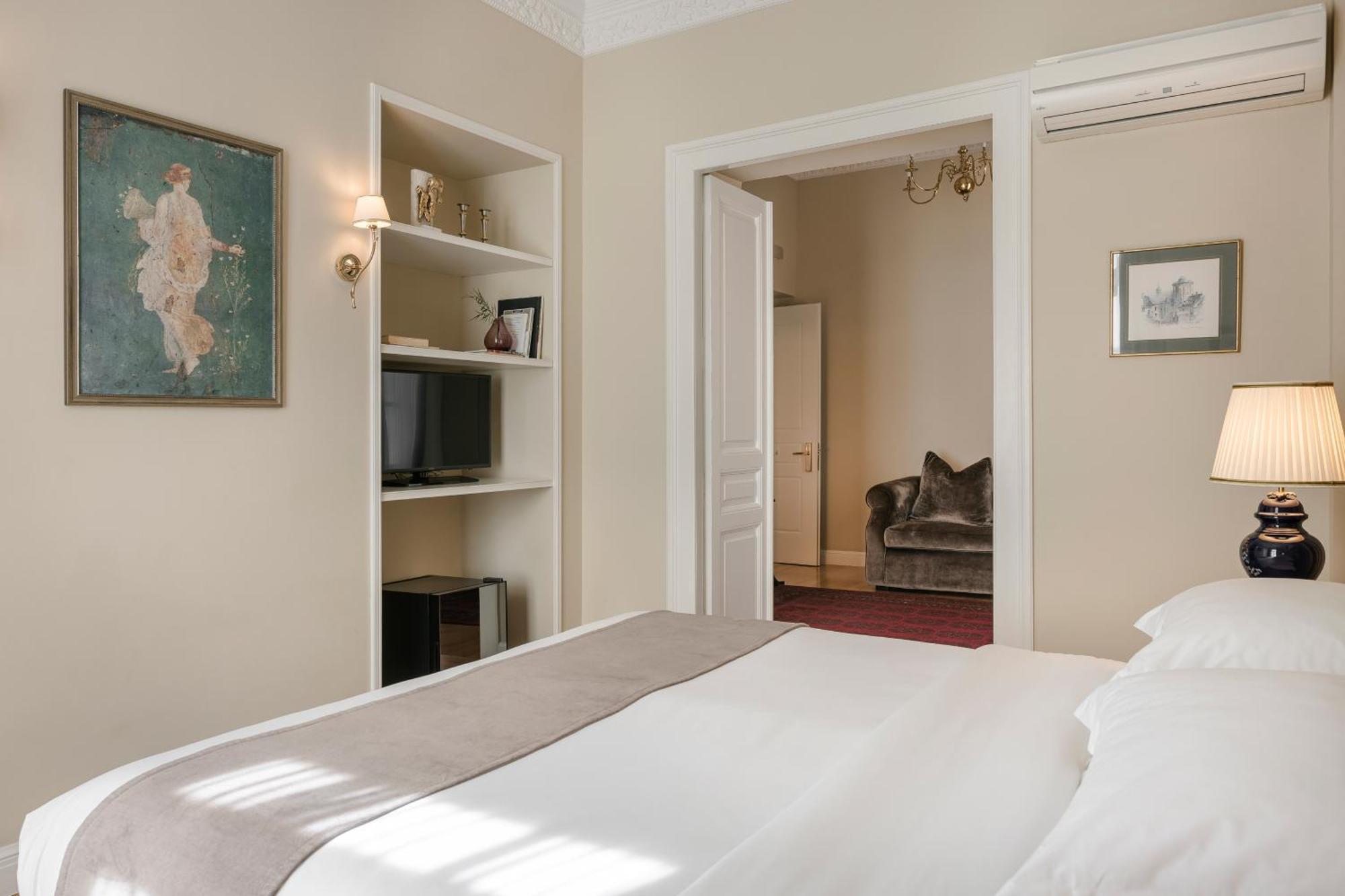Master Suite,1574874956:JPEG