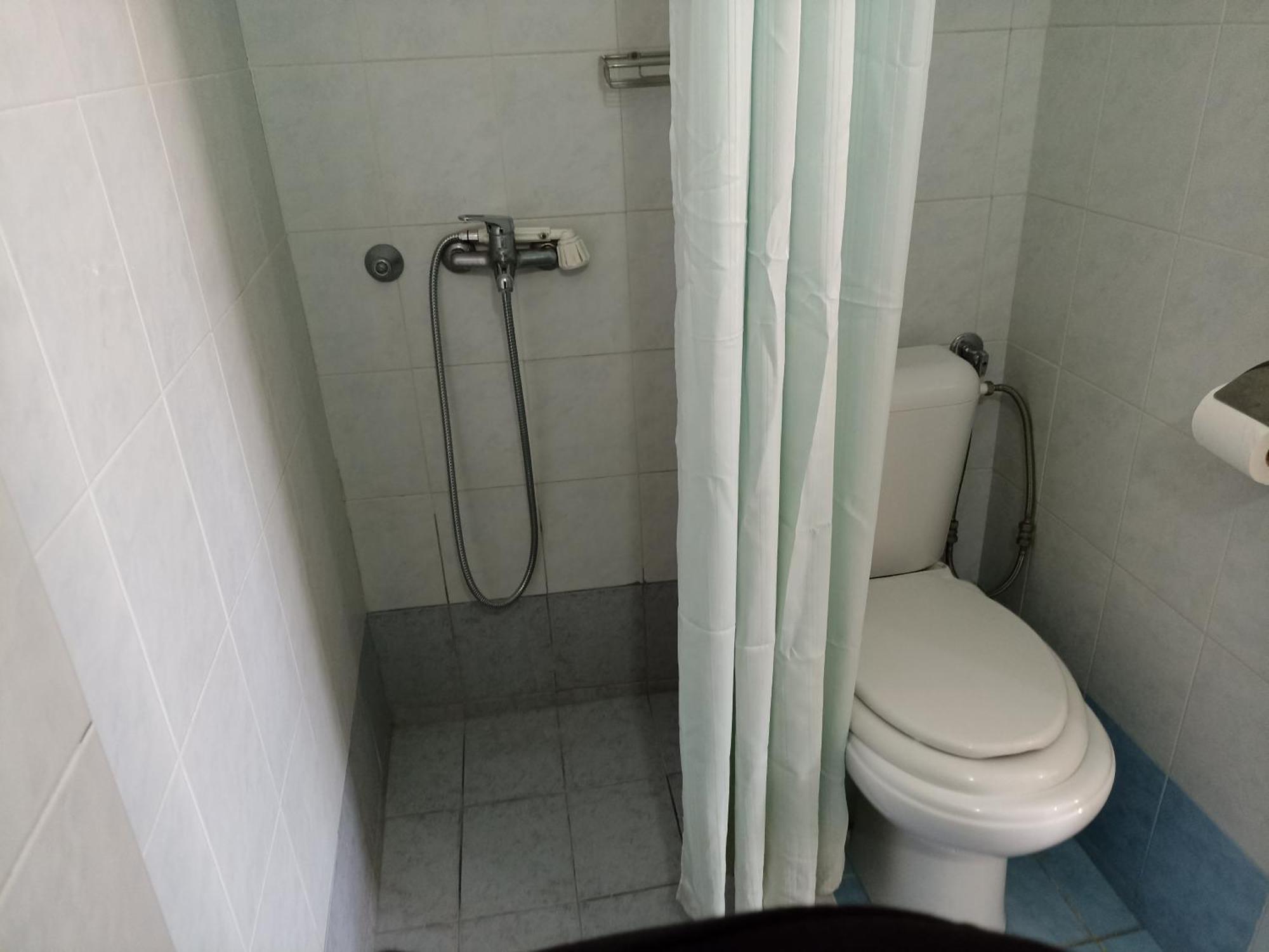 Family Room Private Bathroom