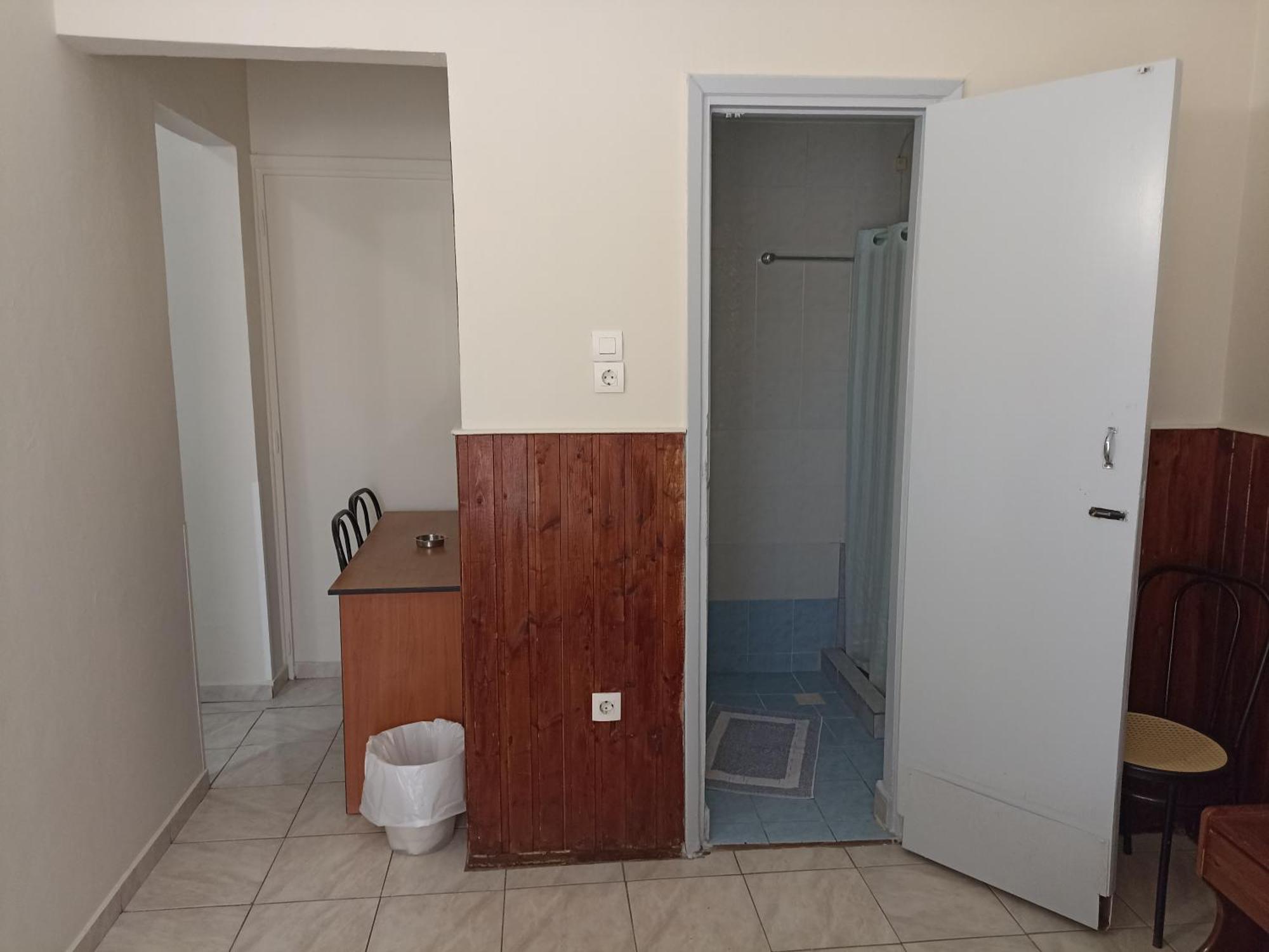 Family Room Private Bathroom