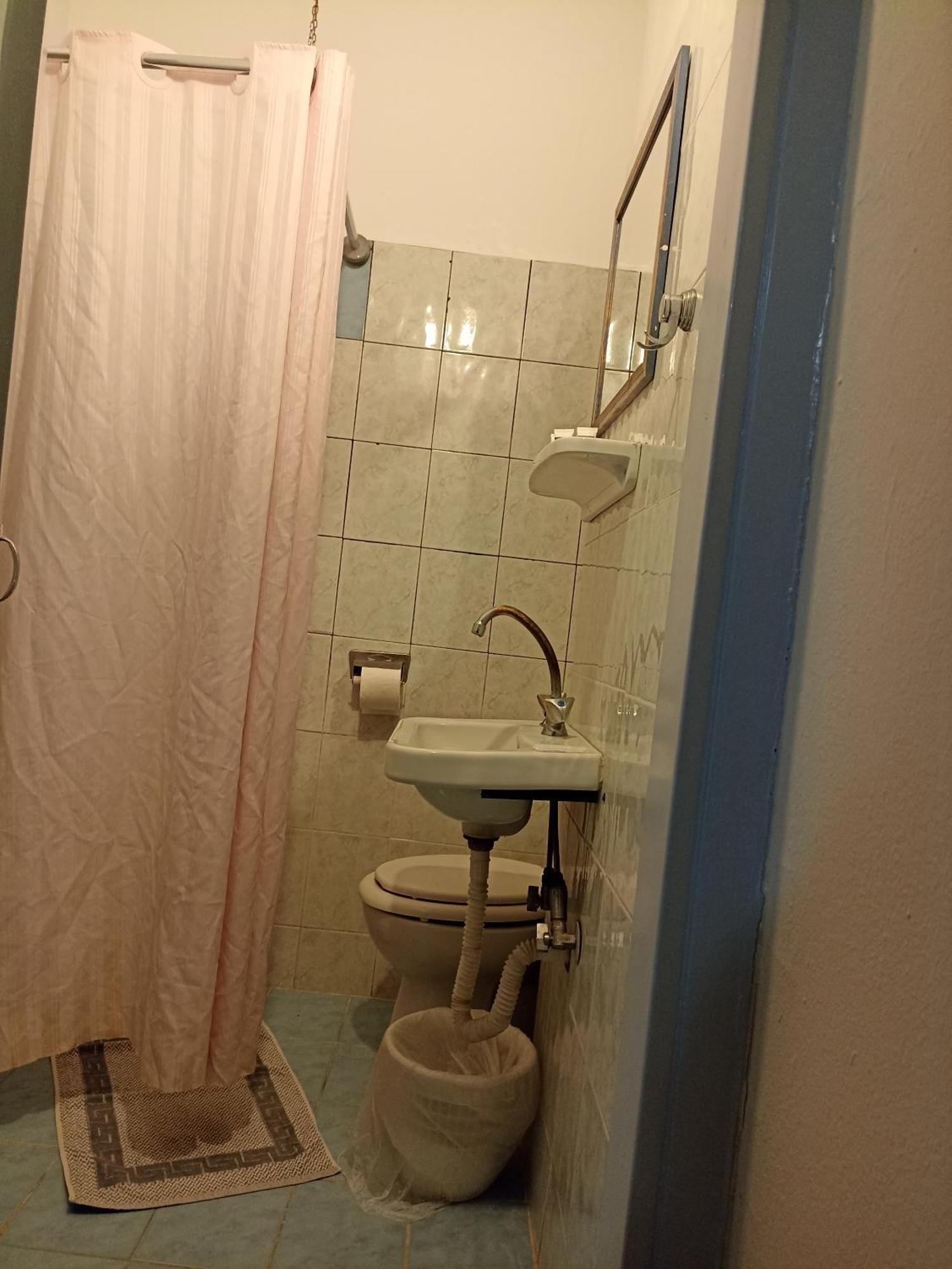 Family Room Private Bathroom