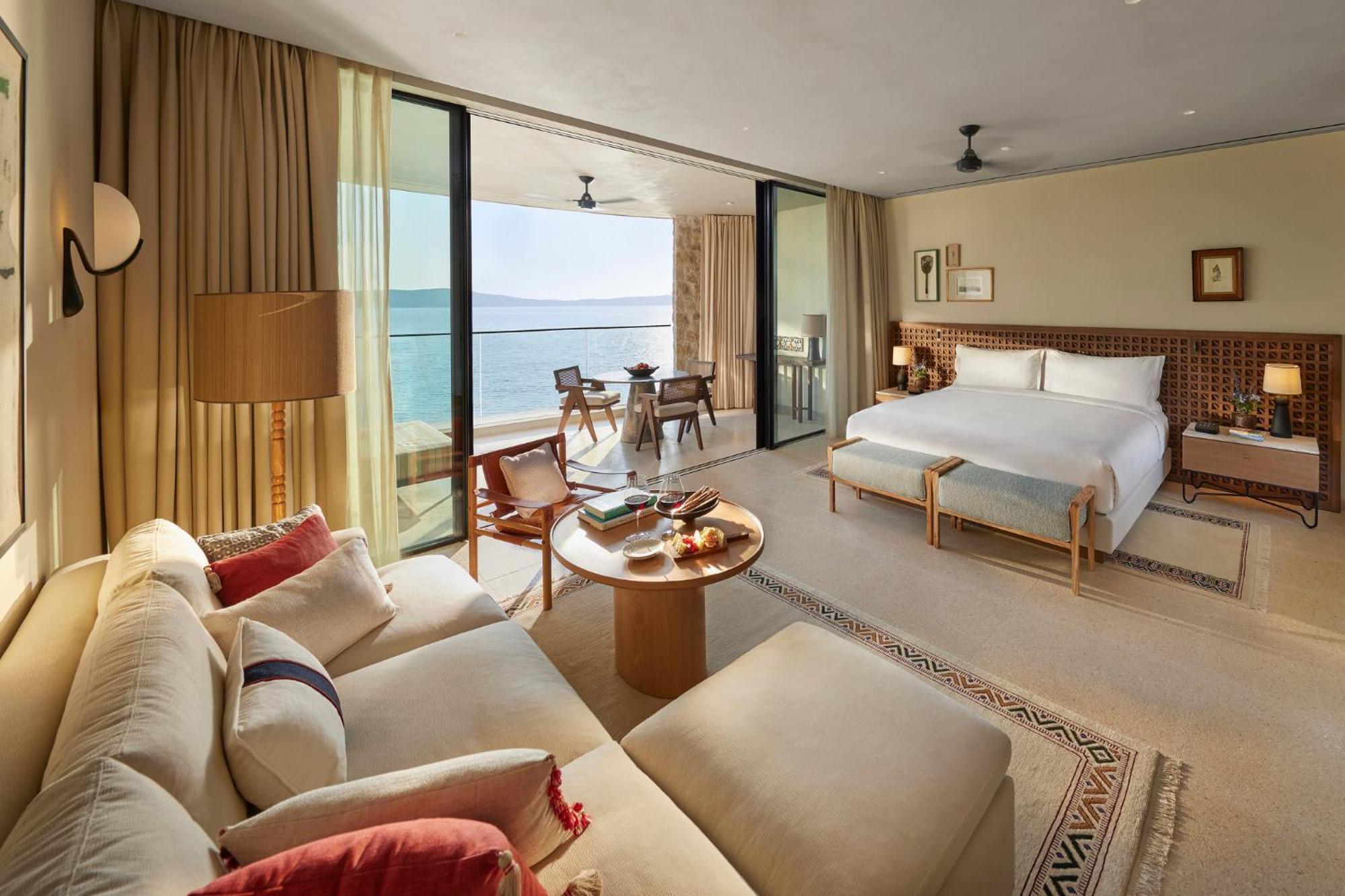 Interconnecting Bay View Junior Suites Accessible