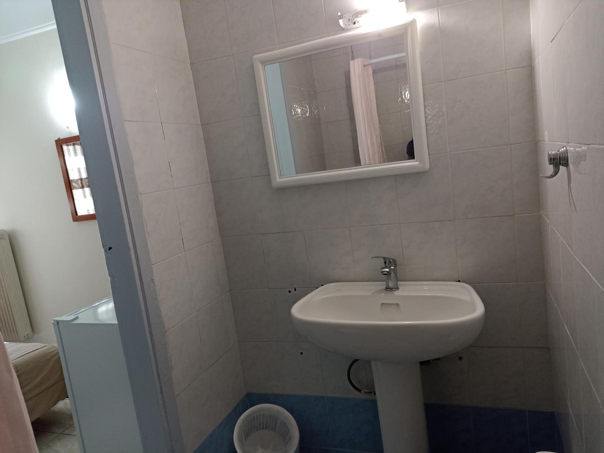 Quadruple Room Bathroom