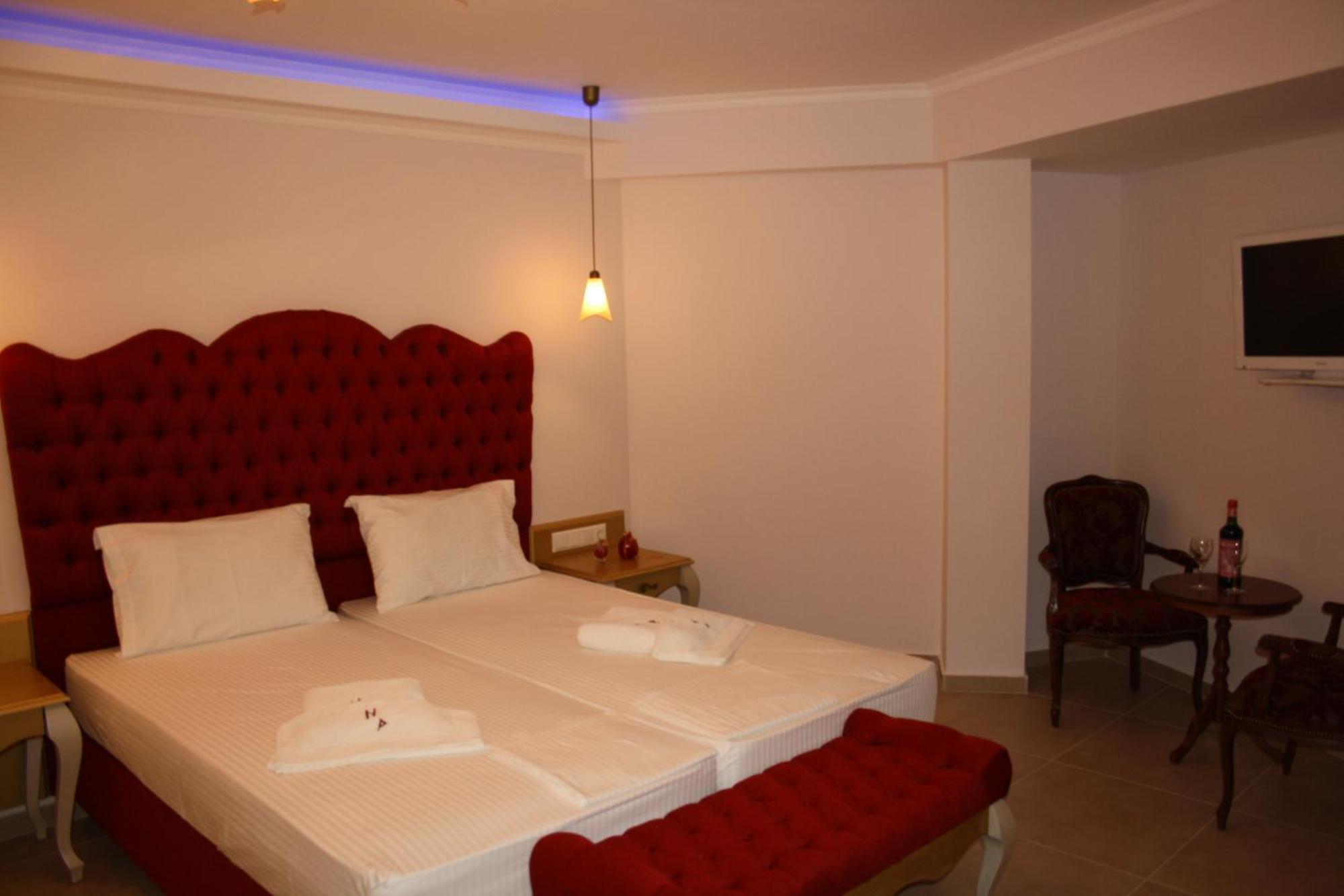 One-Bedroom Suite Panoramic Sea View