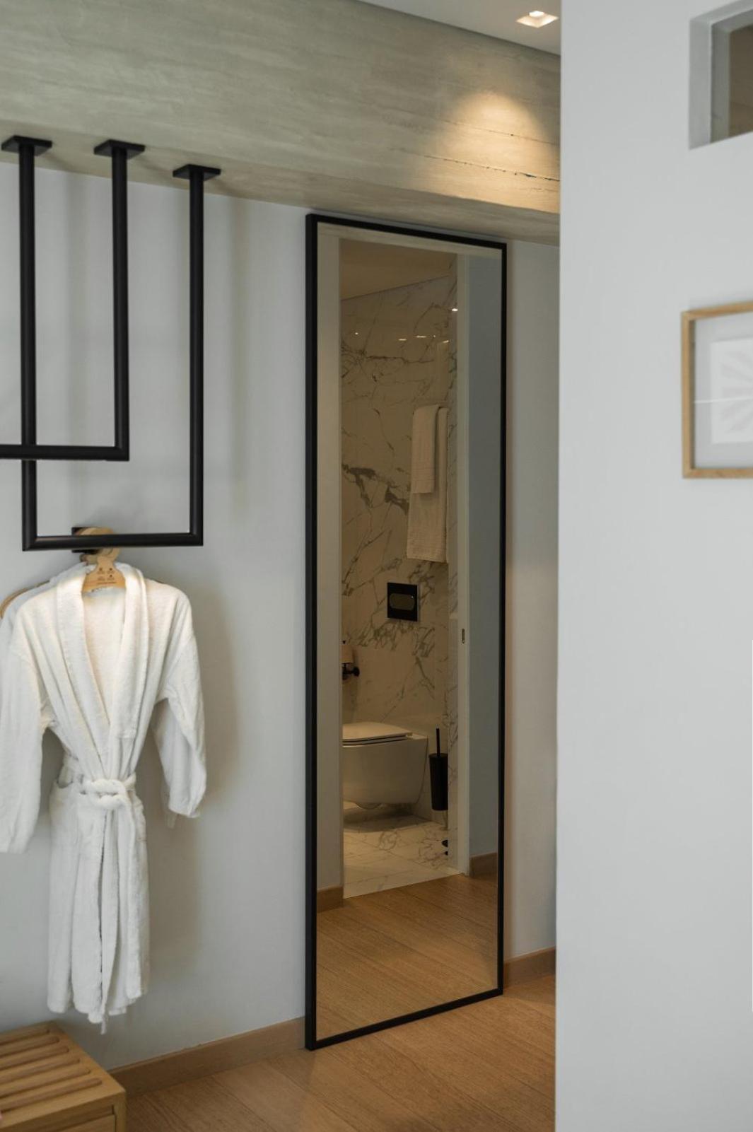 Double Room Peer