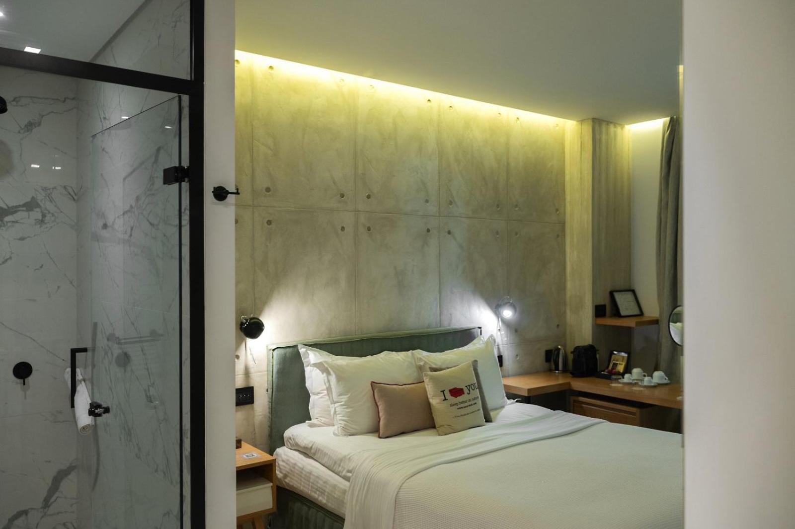 Budget Double Room Proxy