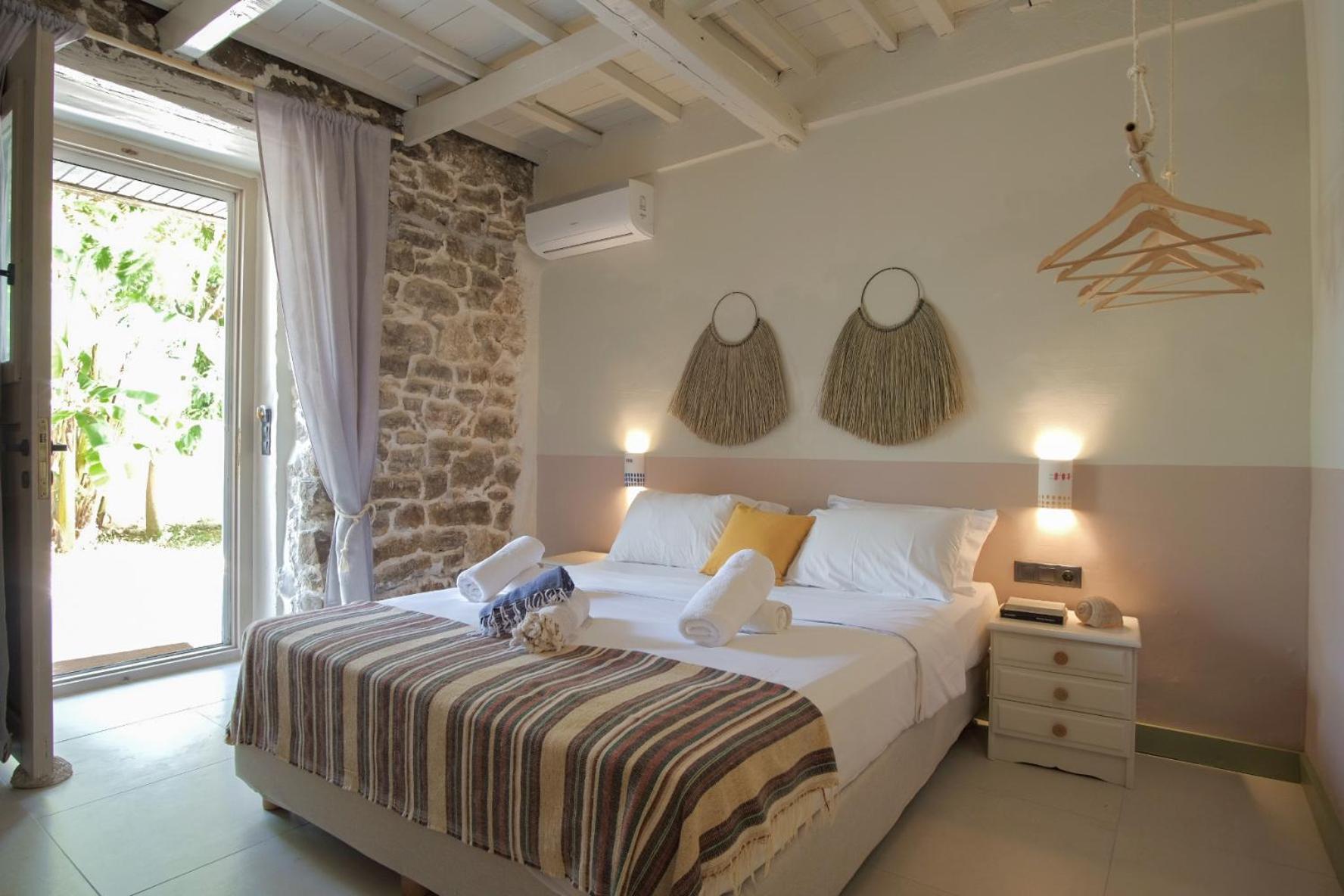 Cocoon Δίκλινο Δωμάτιο με Αίθριο