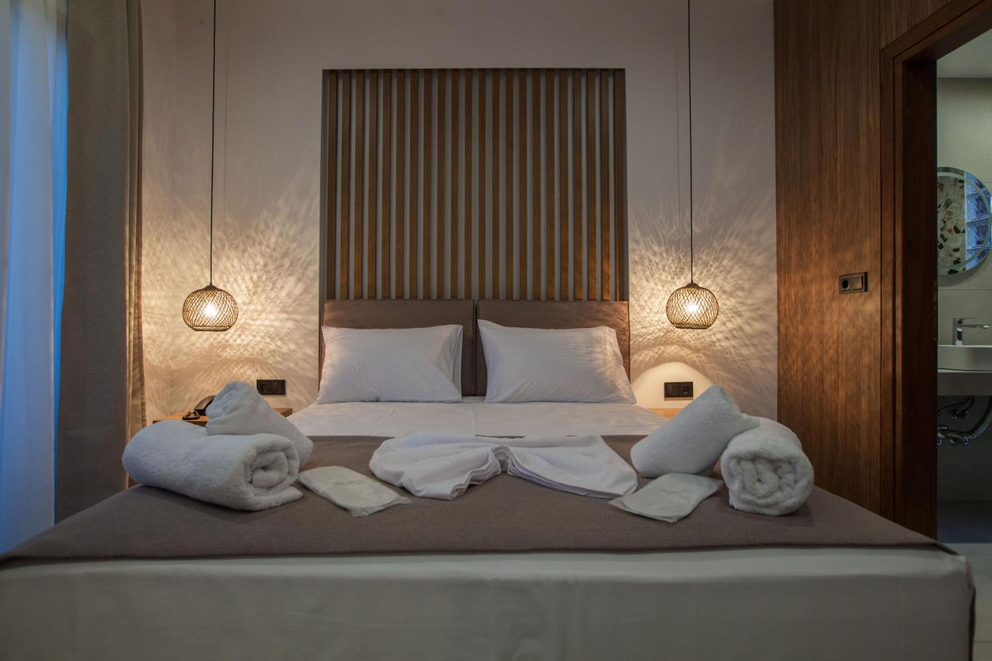 Double Room with Pool View,1588626612:JPEG